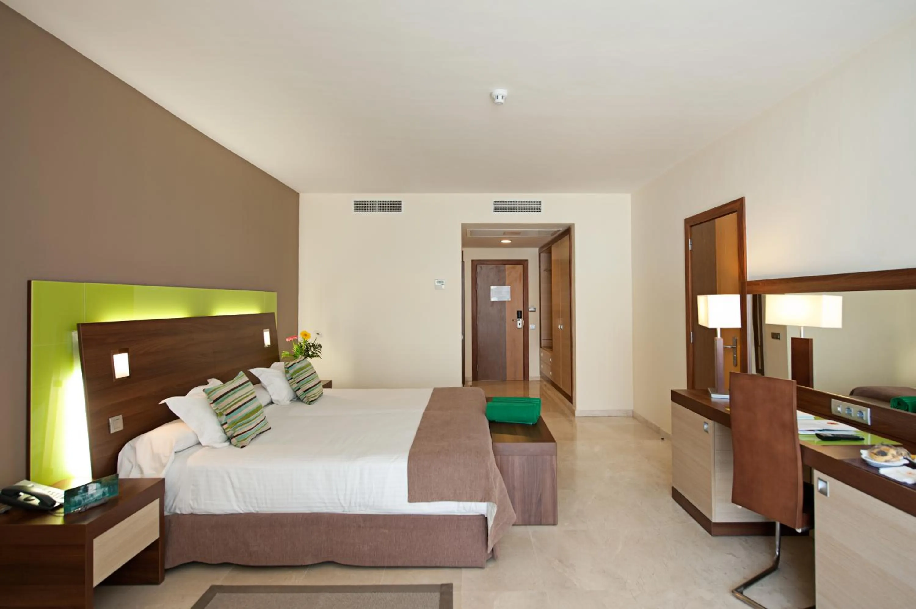 Photo of the whole room, Bed in Hotel LIVVO Valle Taurito & Aquapark