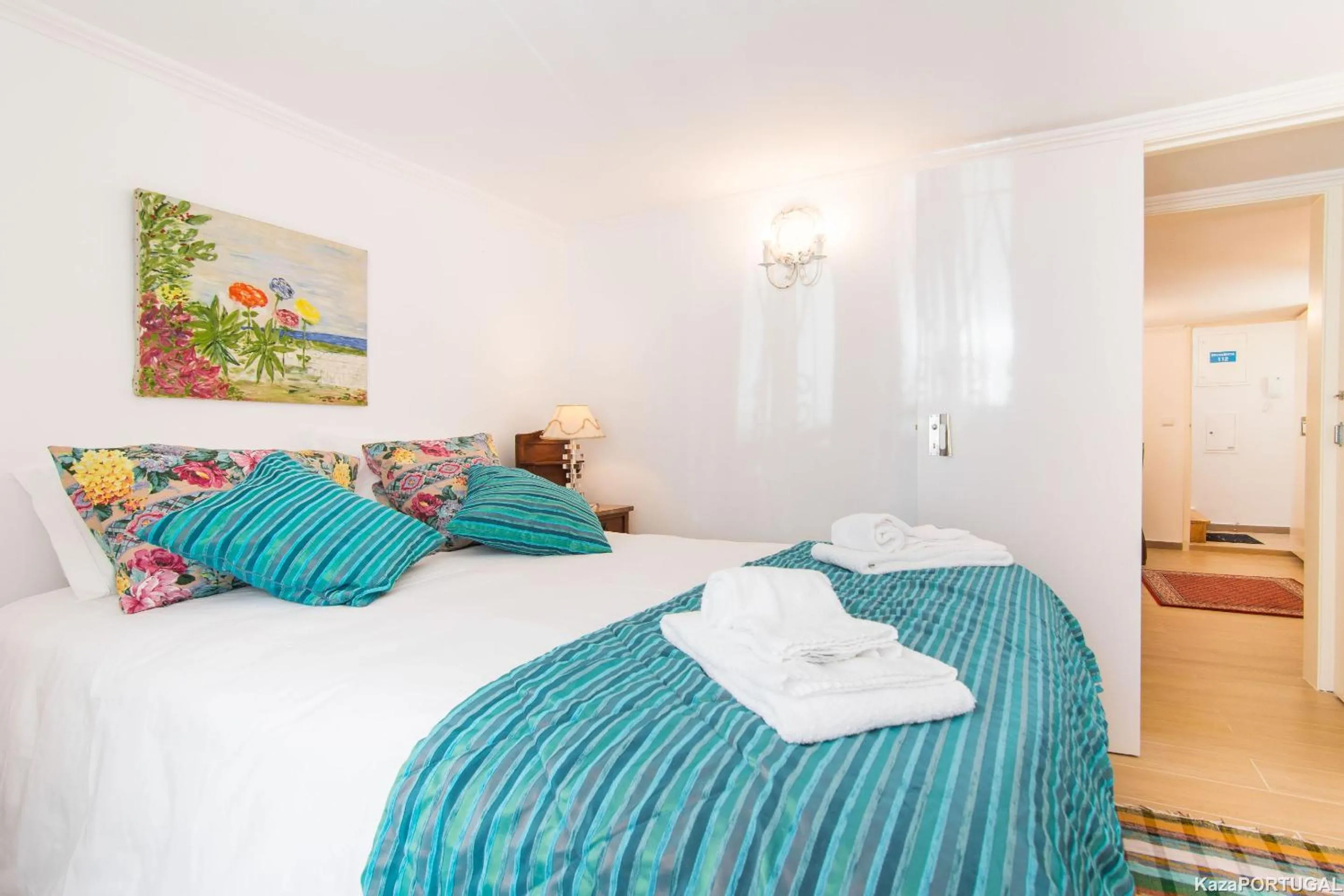 Bedroom, Bed in Gomes Freire Delight