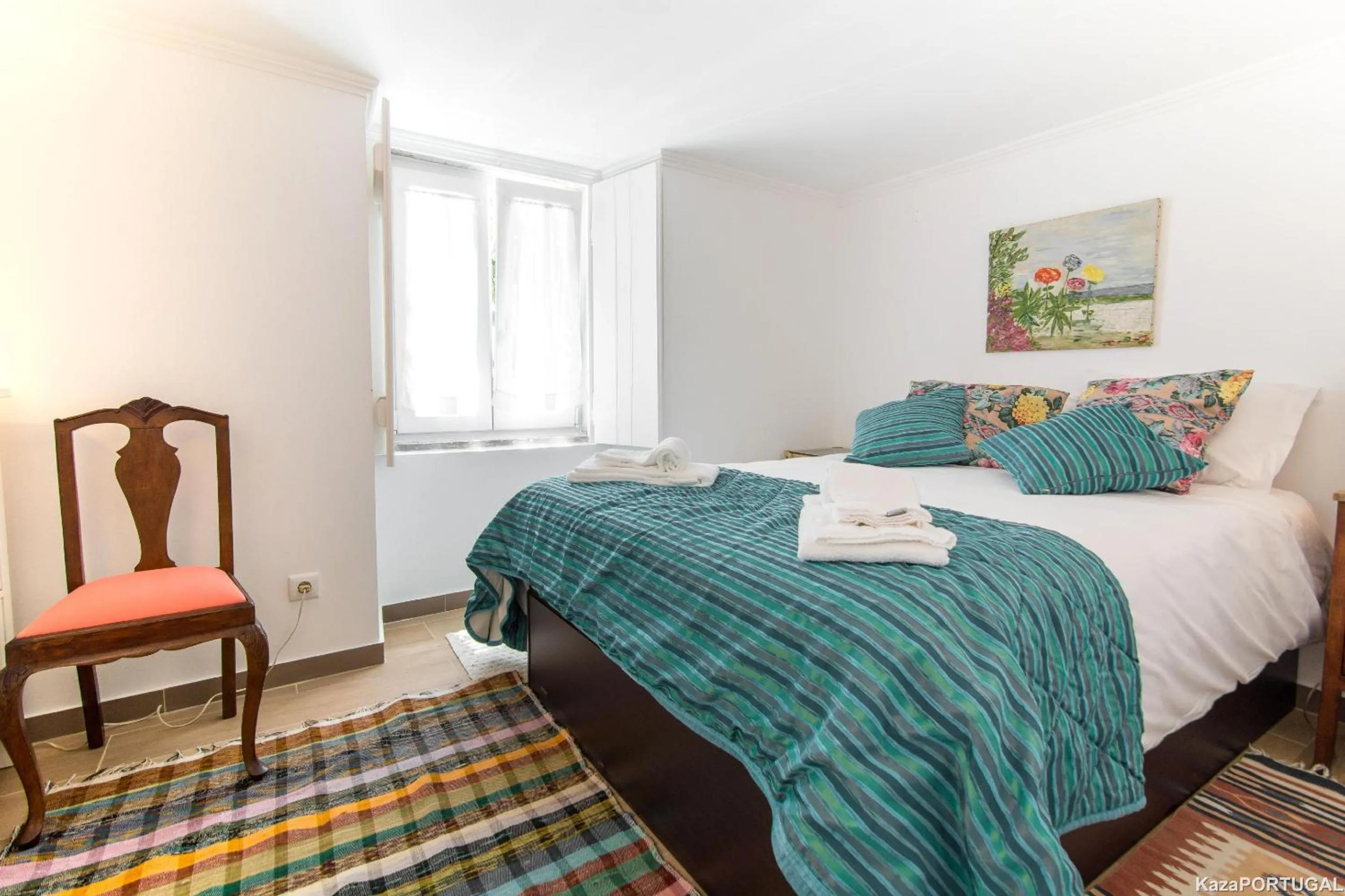 Bedroom, Bed in Gomes Freire Delight