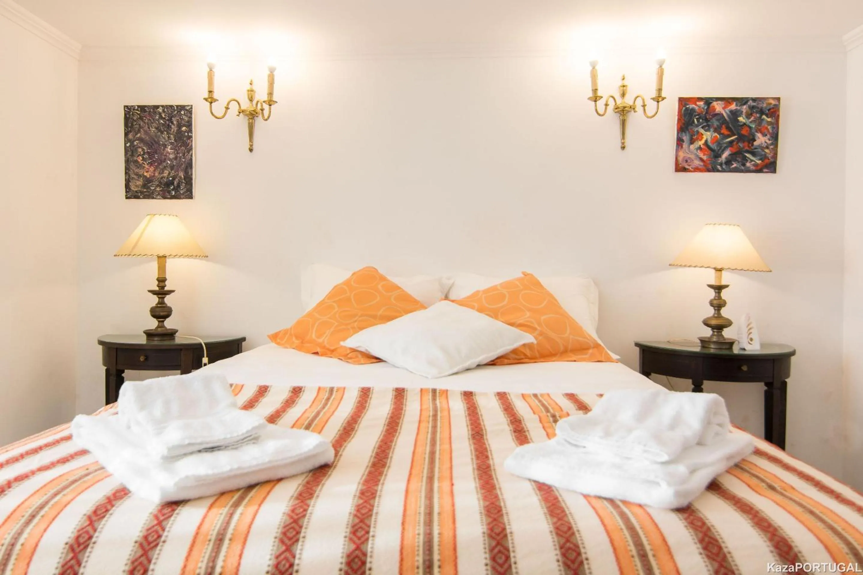 Bedroom, Bed in Gomes Freire Delight