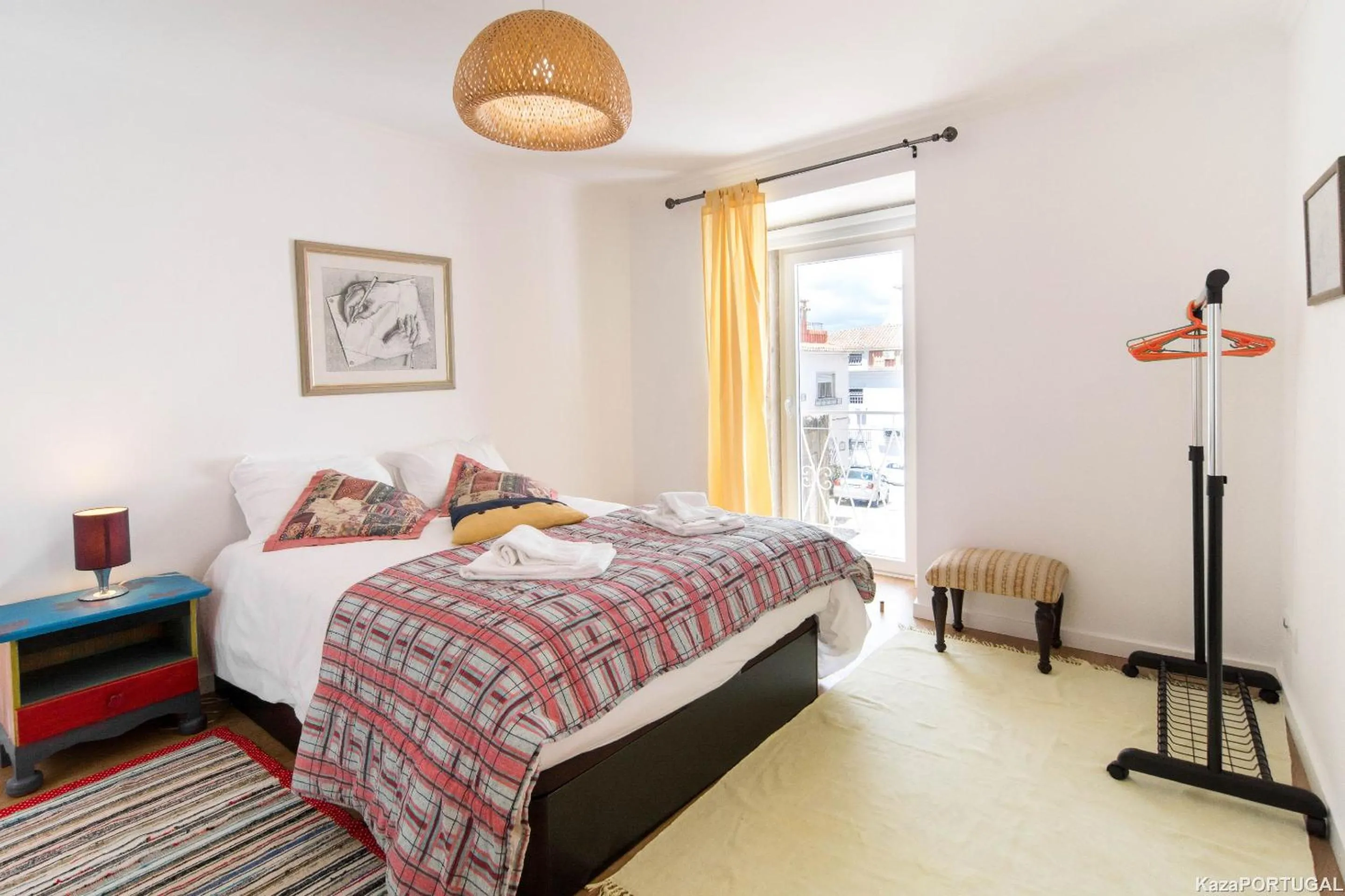 Bedroom, Bed in Gomes Freire Delight