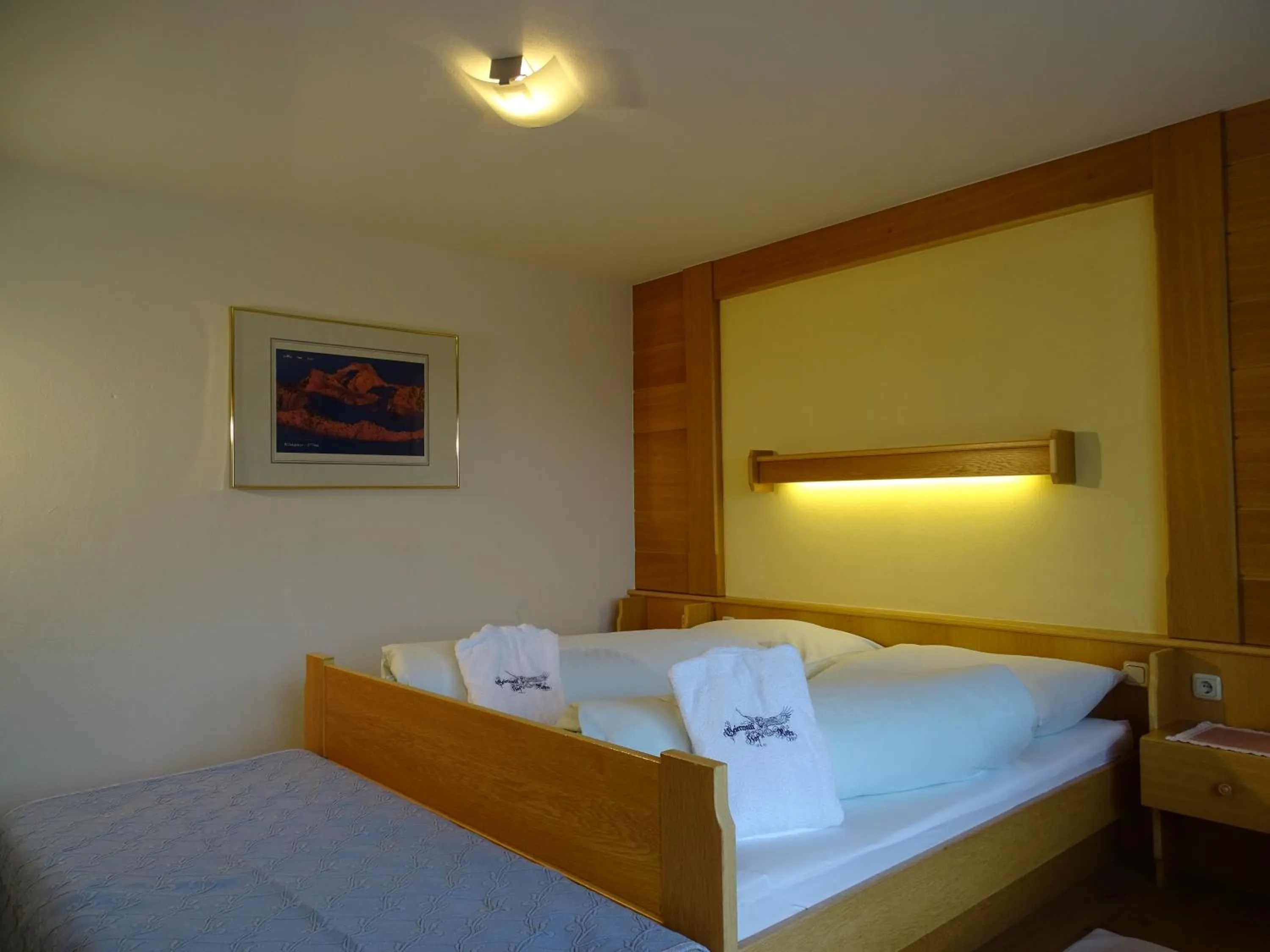 Mountain view, Bed in Gasthof Geierwallihof Klotz Konrad KEG