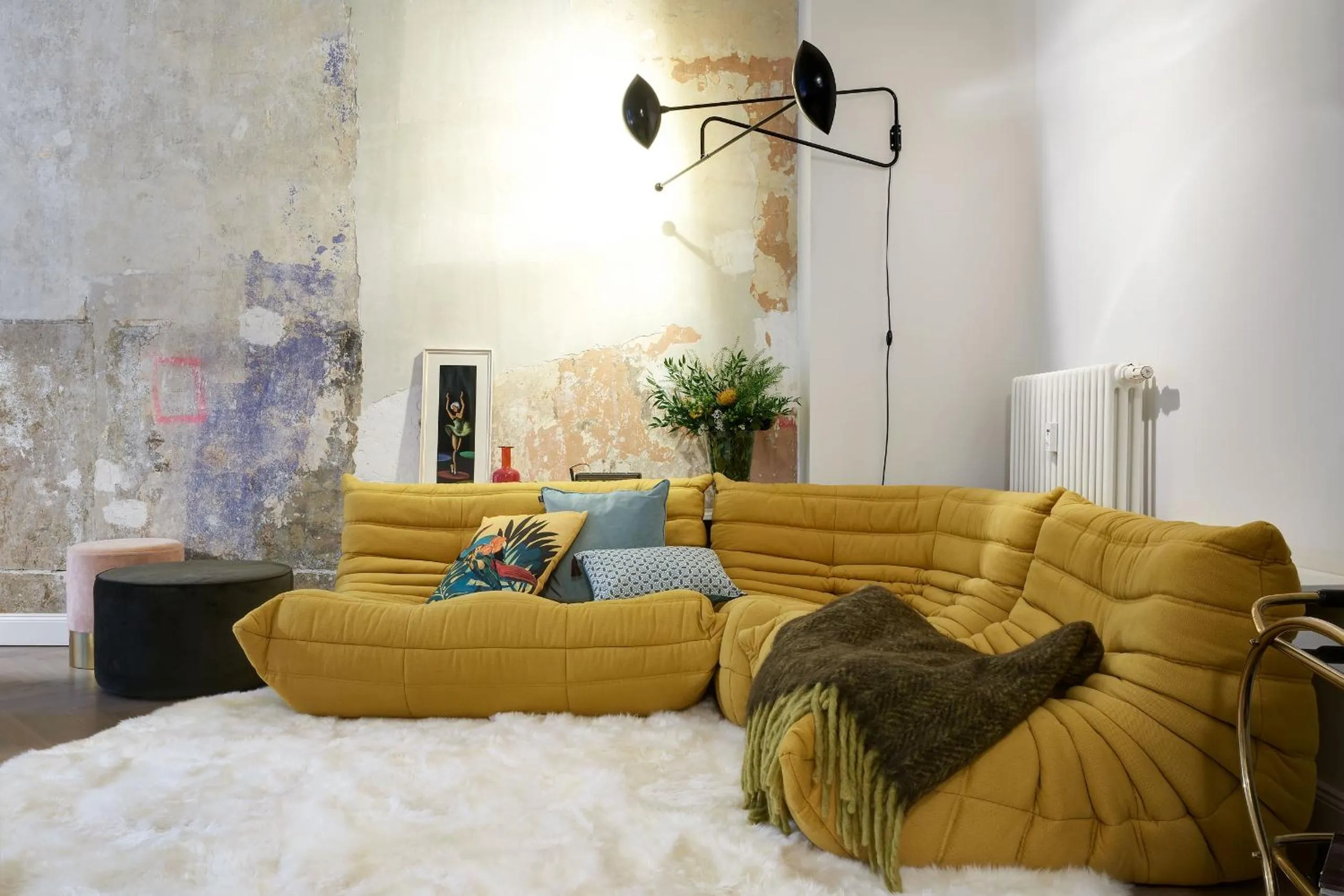 Living room in Cora Apartments