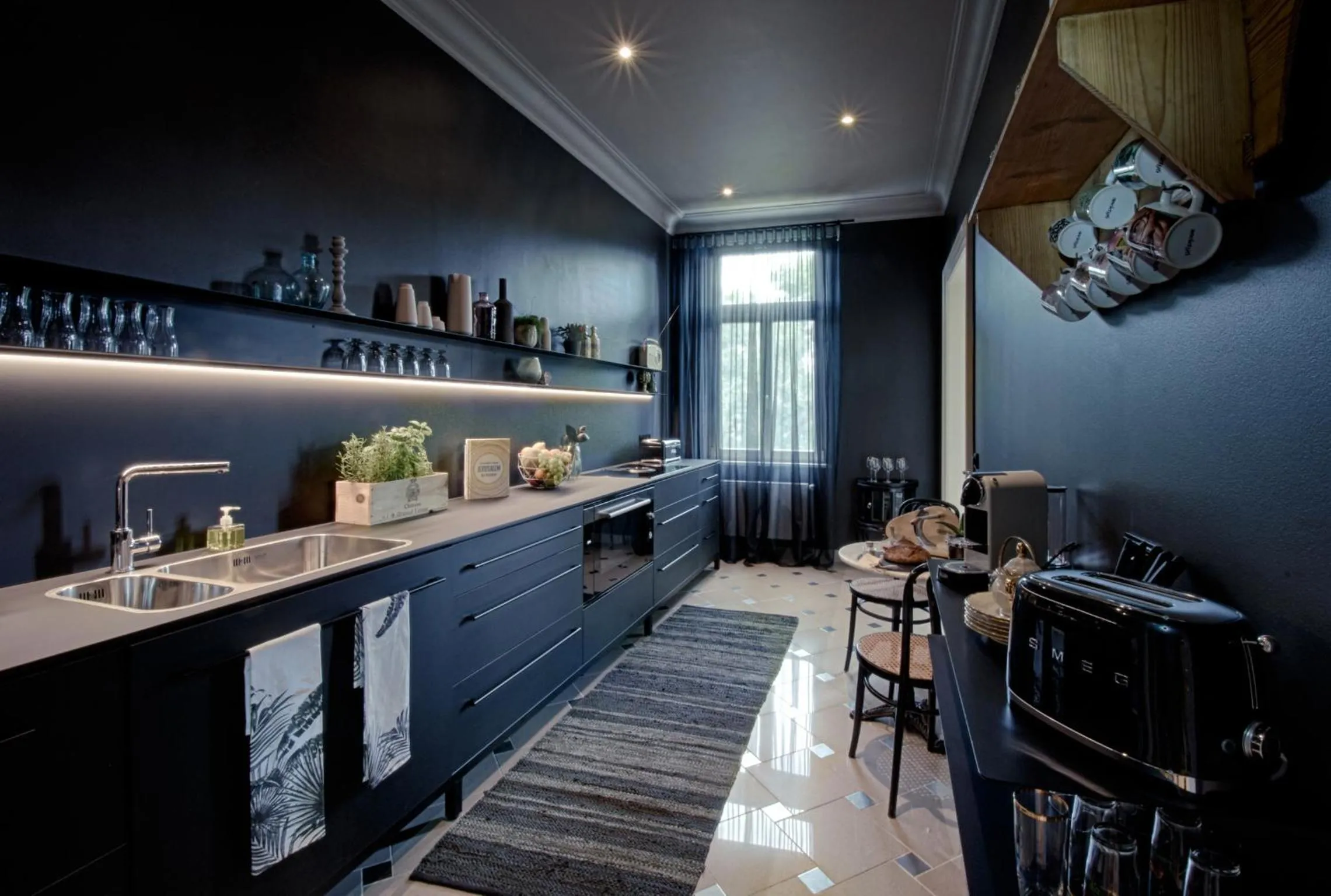 Coffee/tea facilities in Cora Apartments