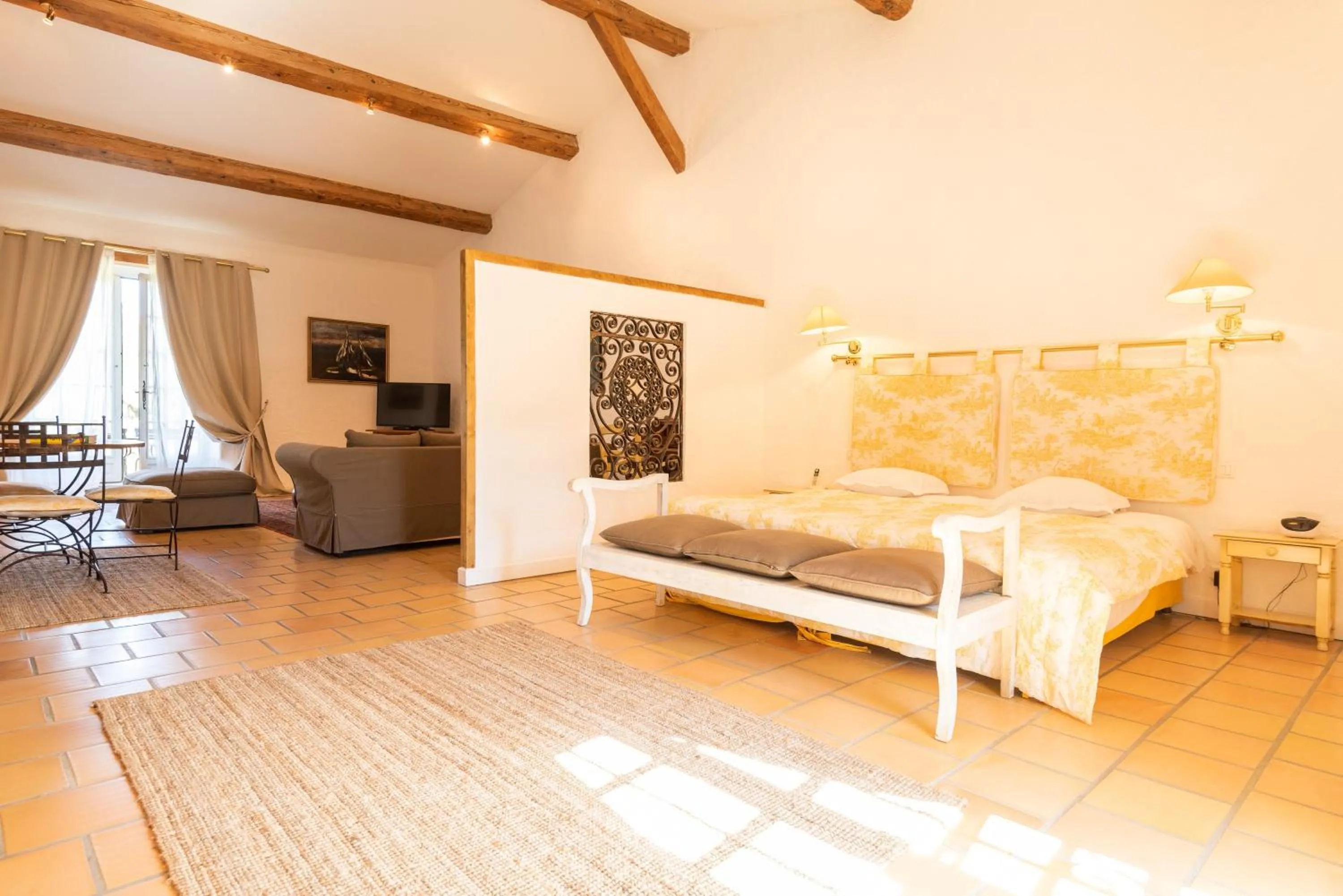 Photo of the whole room in Domaine d'Auriac - Relais & Châteaux