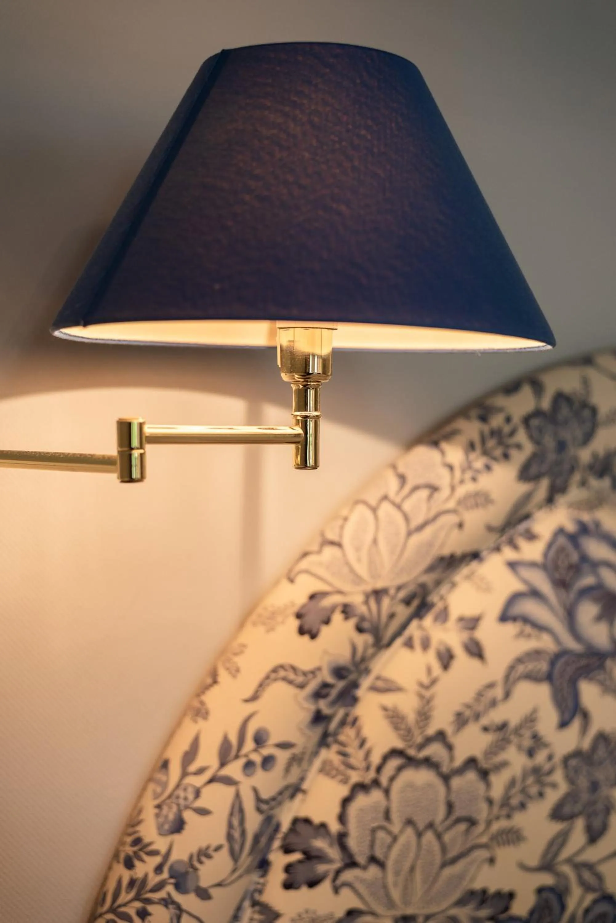 Decorative detail, Bed in Domaine d'Auriac - Relais & Châteaux