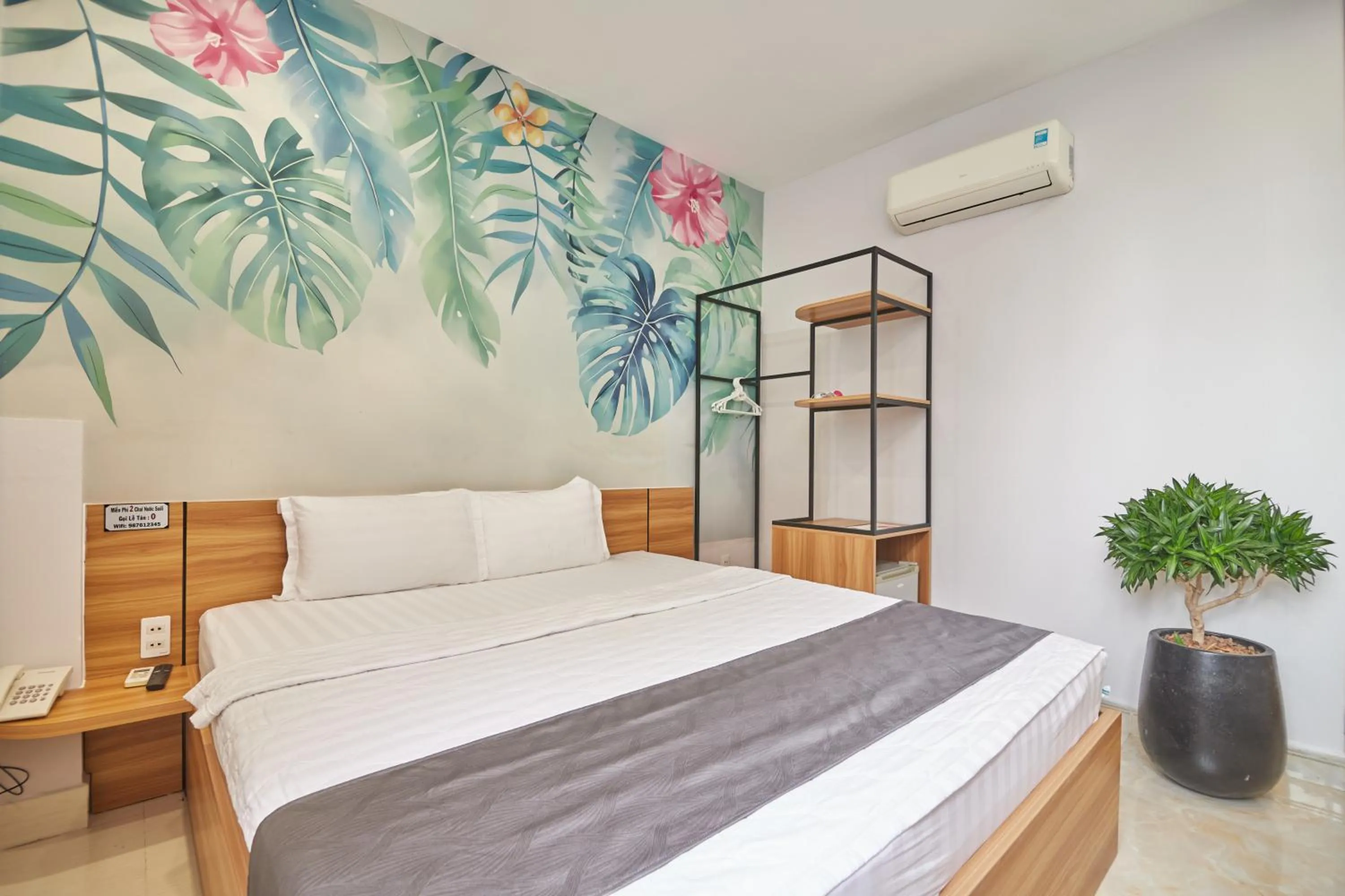 Bedroom, Bed in Bin Bin Hotel 2 - Near Him Lam D7