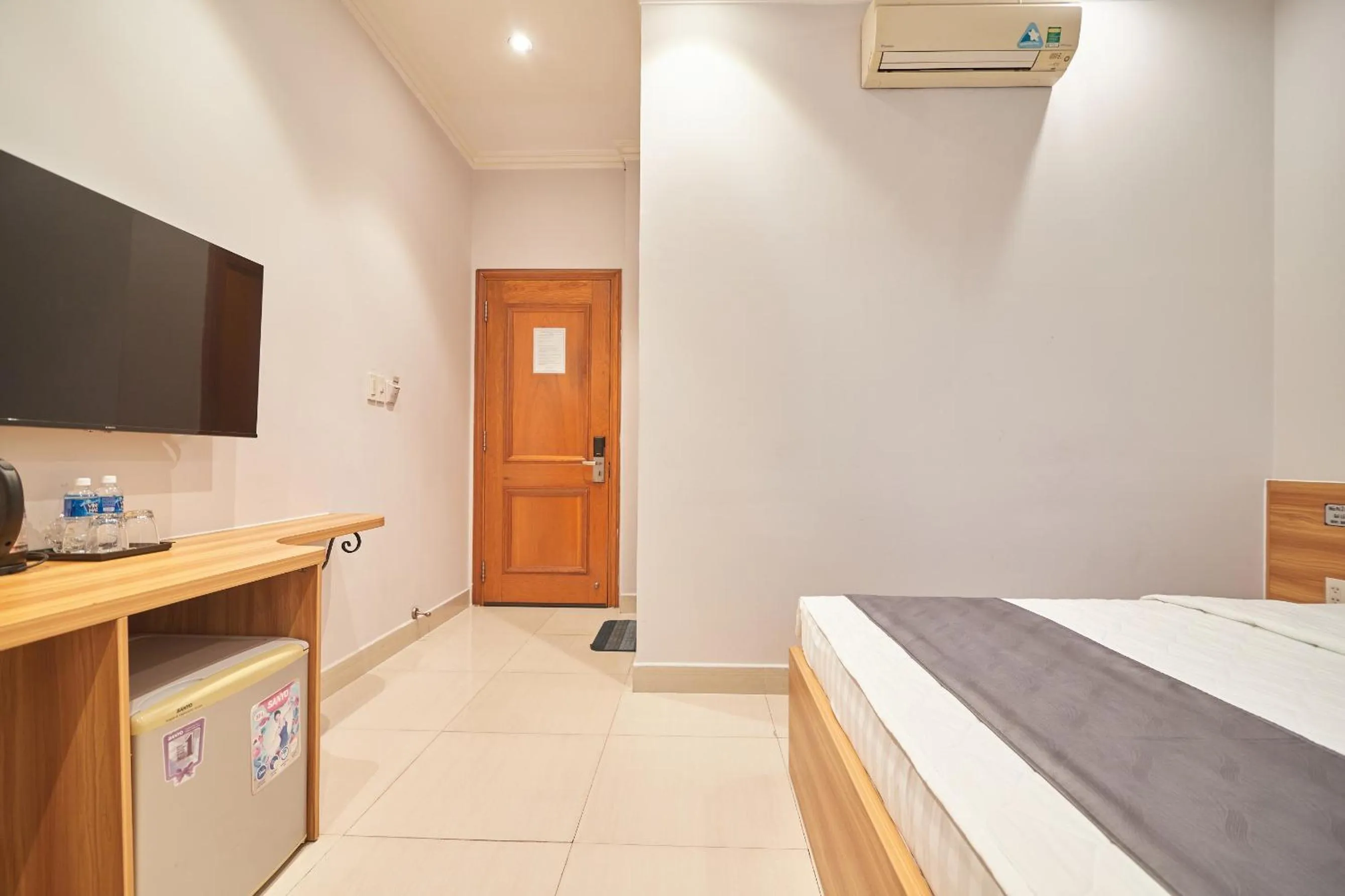 Bedroom, Bed in Bin Bin Hotel 2 - Near Him Lam D7