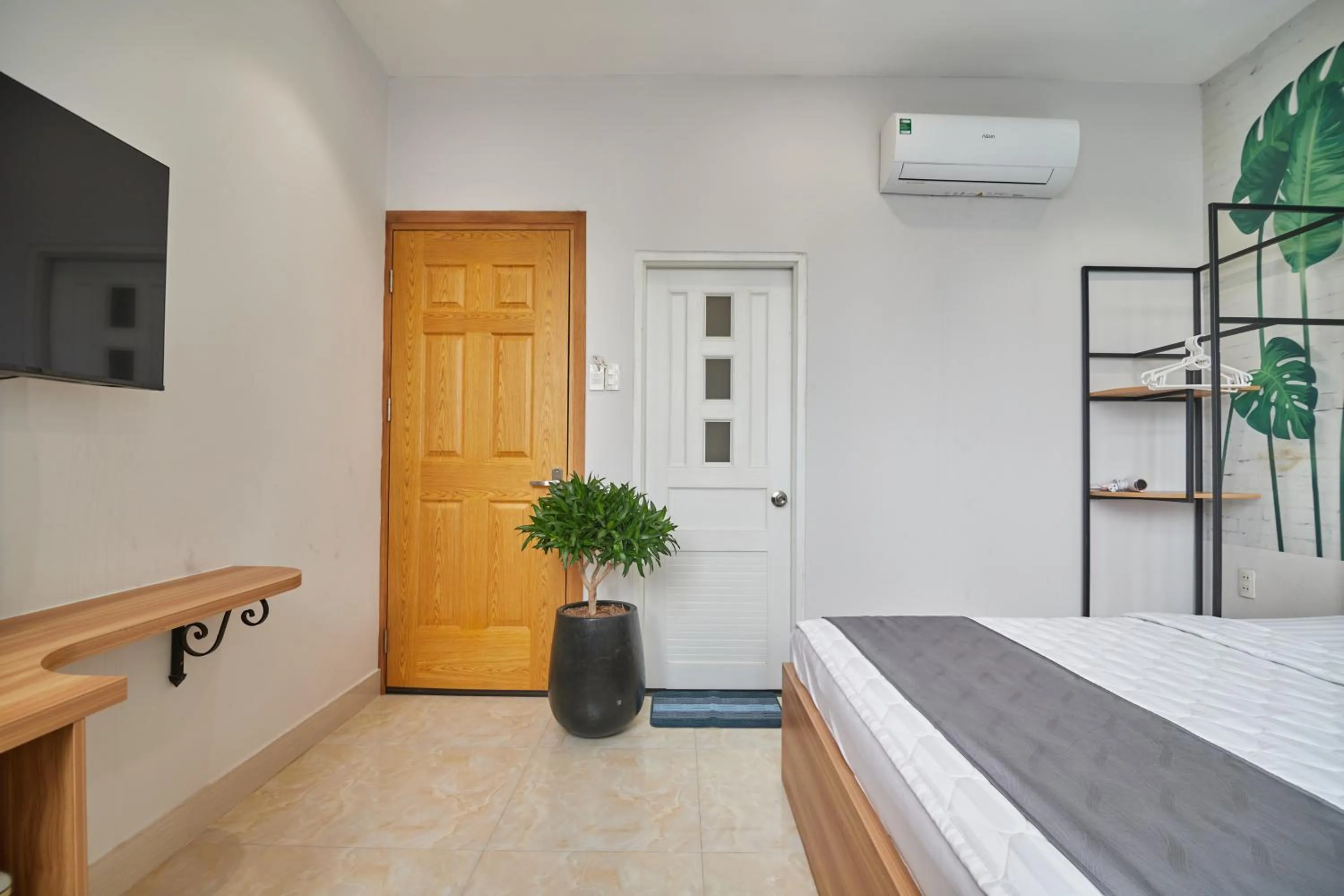 Bedroom, Bed in Bin Bin Hotel 2 - Near Him Lam D7