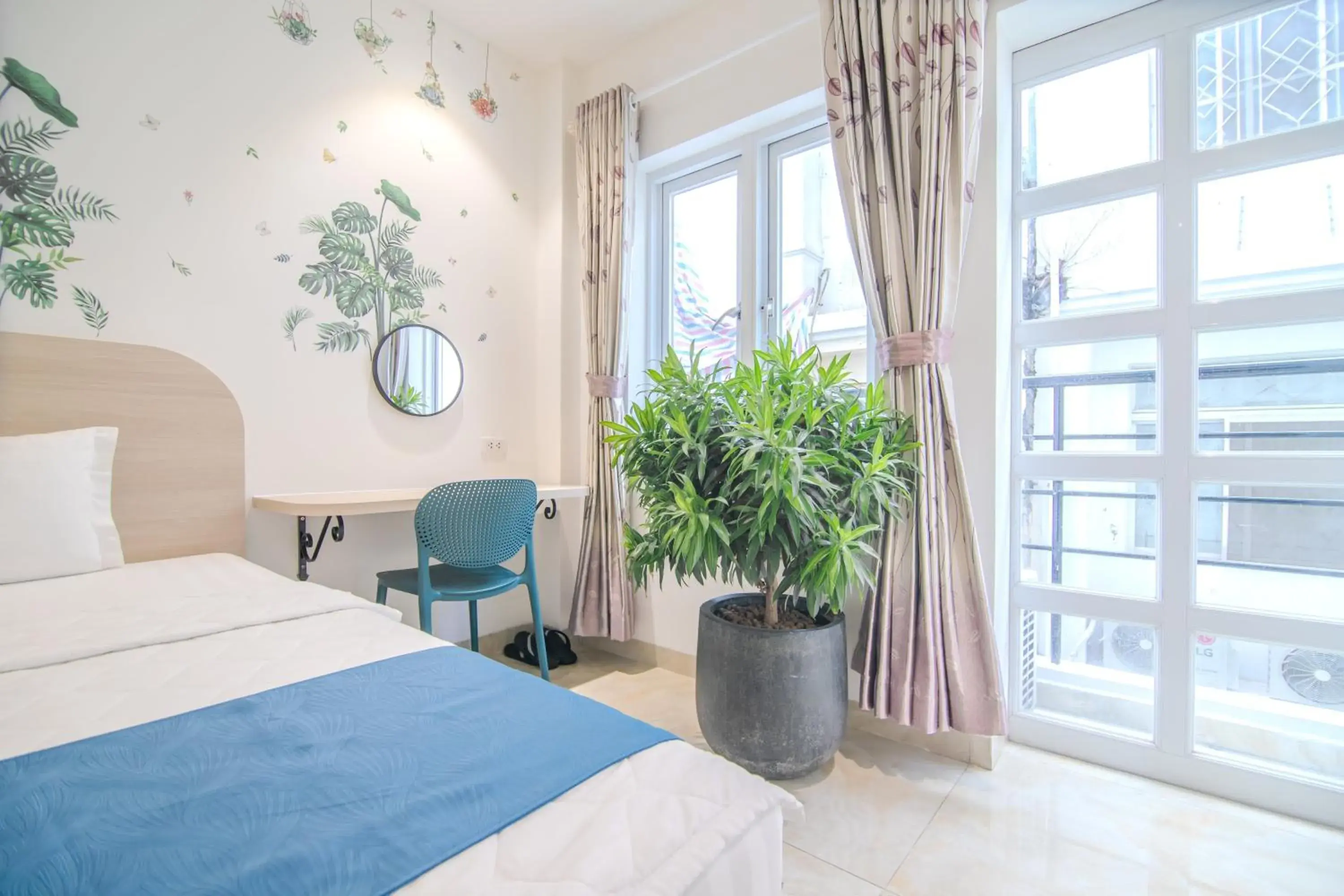 Deluxe Double Room in Bin Bin Hotel 3 - Near SC Vivo City D7 Deluxe Double Room in Bin Bin Hotel 3 - Near SC Vivo City D7