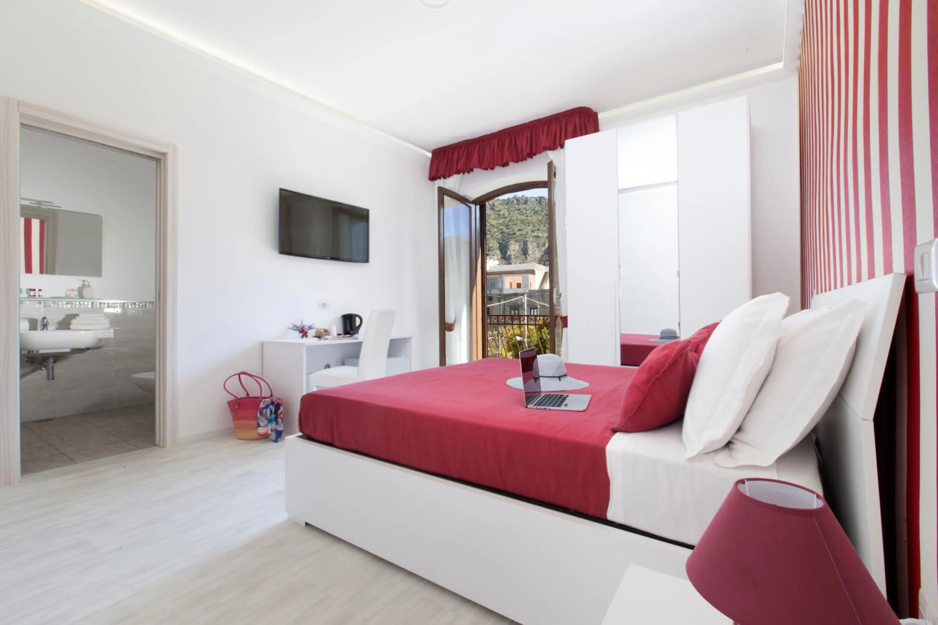 Bedroom, Bed in Villa Iolanda