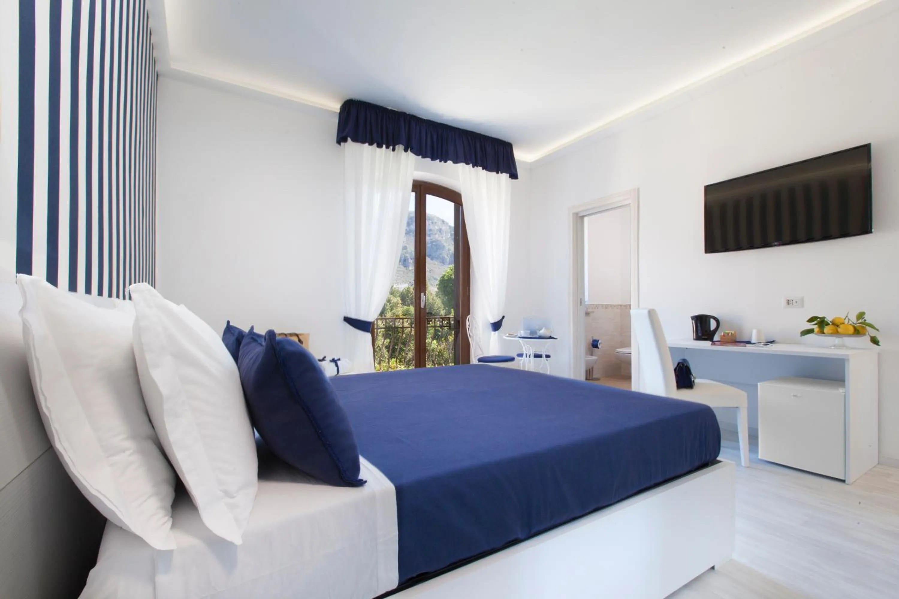 Photo of the whole room, Bed in Villa Iolanda