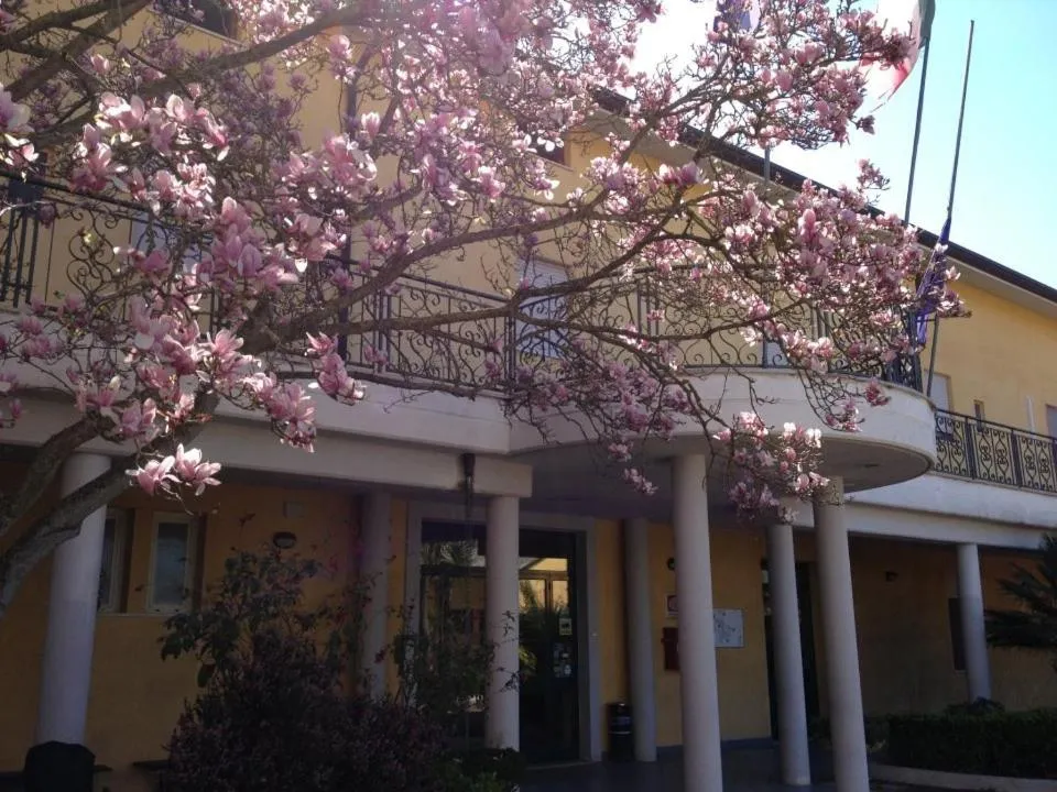 Property building in Hotel Mercede 2