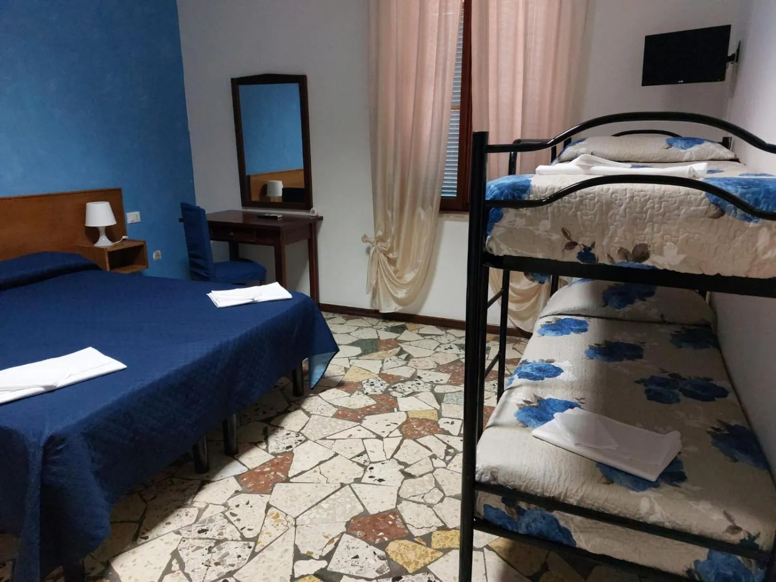 Bed in Hotel Mercede 2