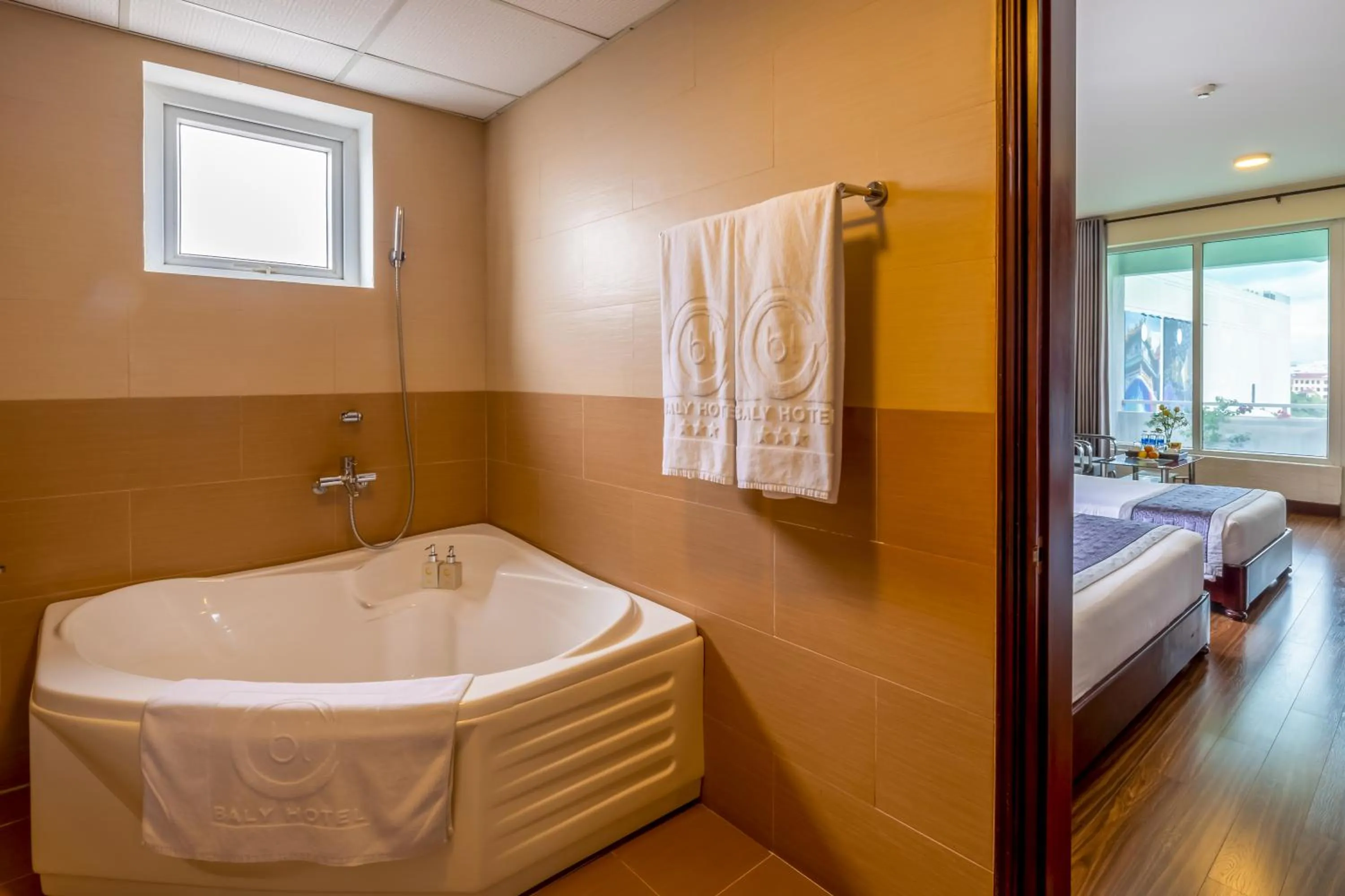 Bathroom, Bed in Baly Hotel Hue
