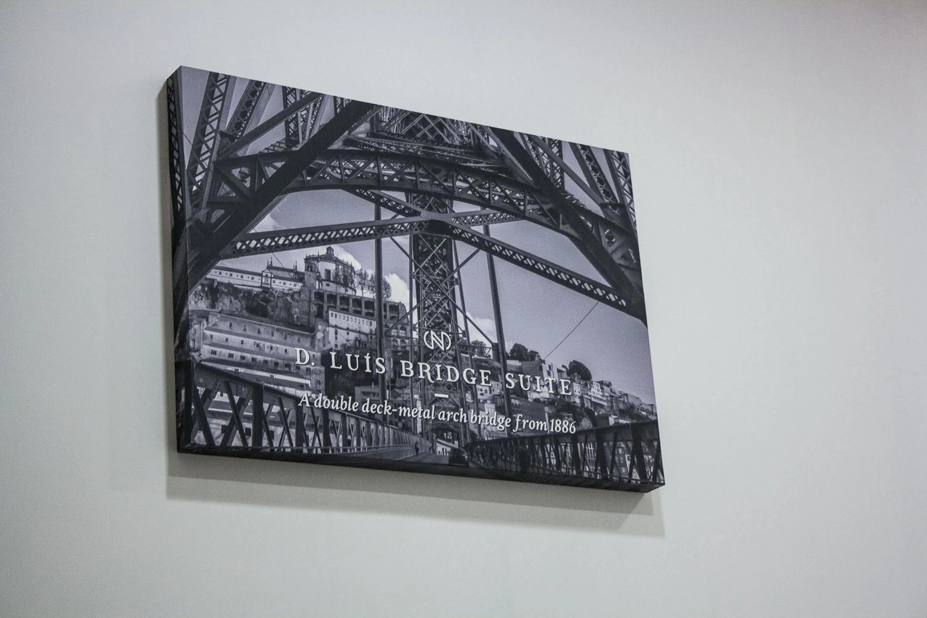 Decorative detail in Nations Porto - Studios & Suites