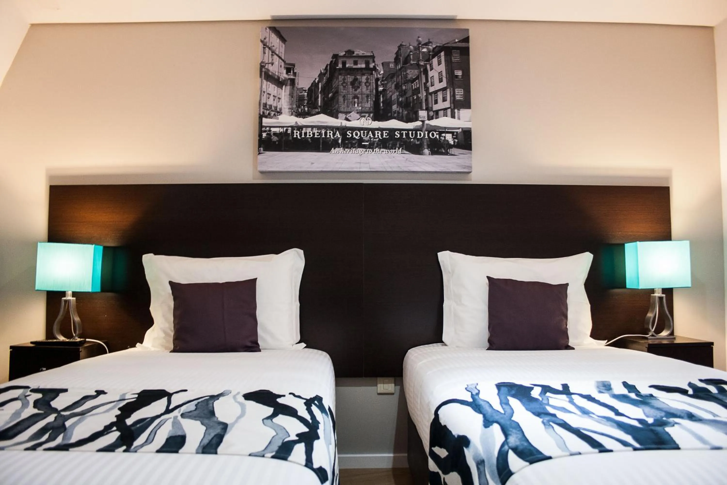 Bed in Nations Porto - Studios & Suites