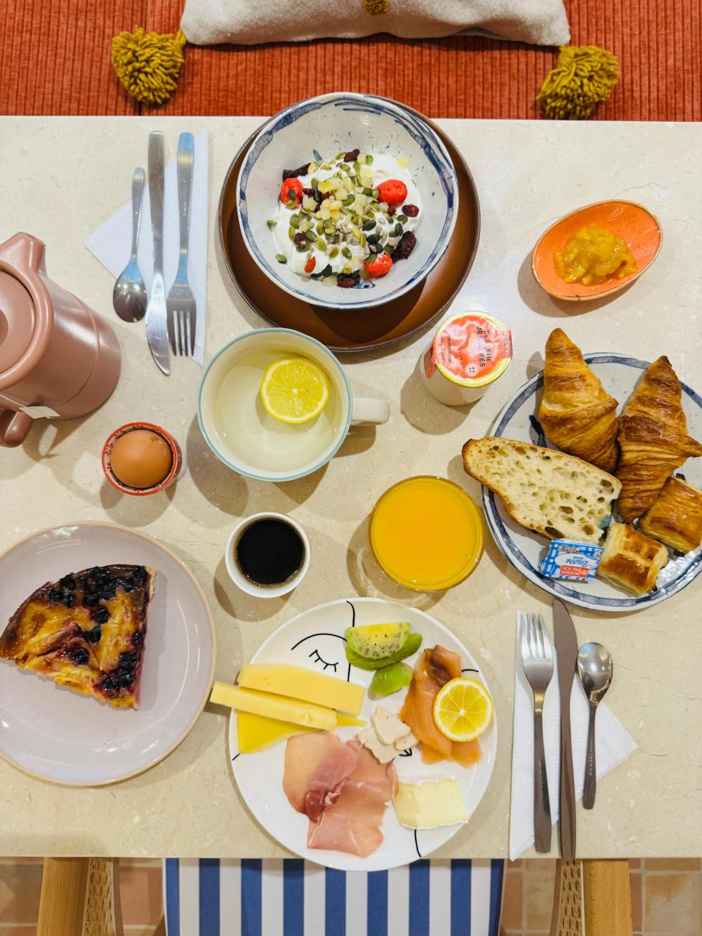 Breakfast in Hôtel Gabriel