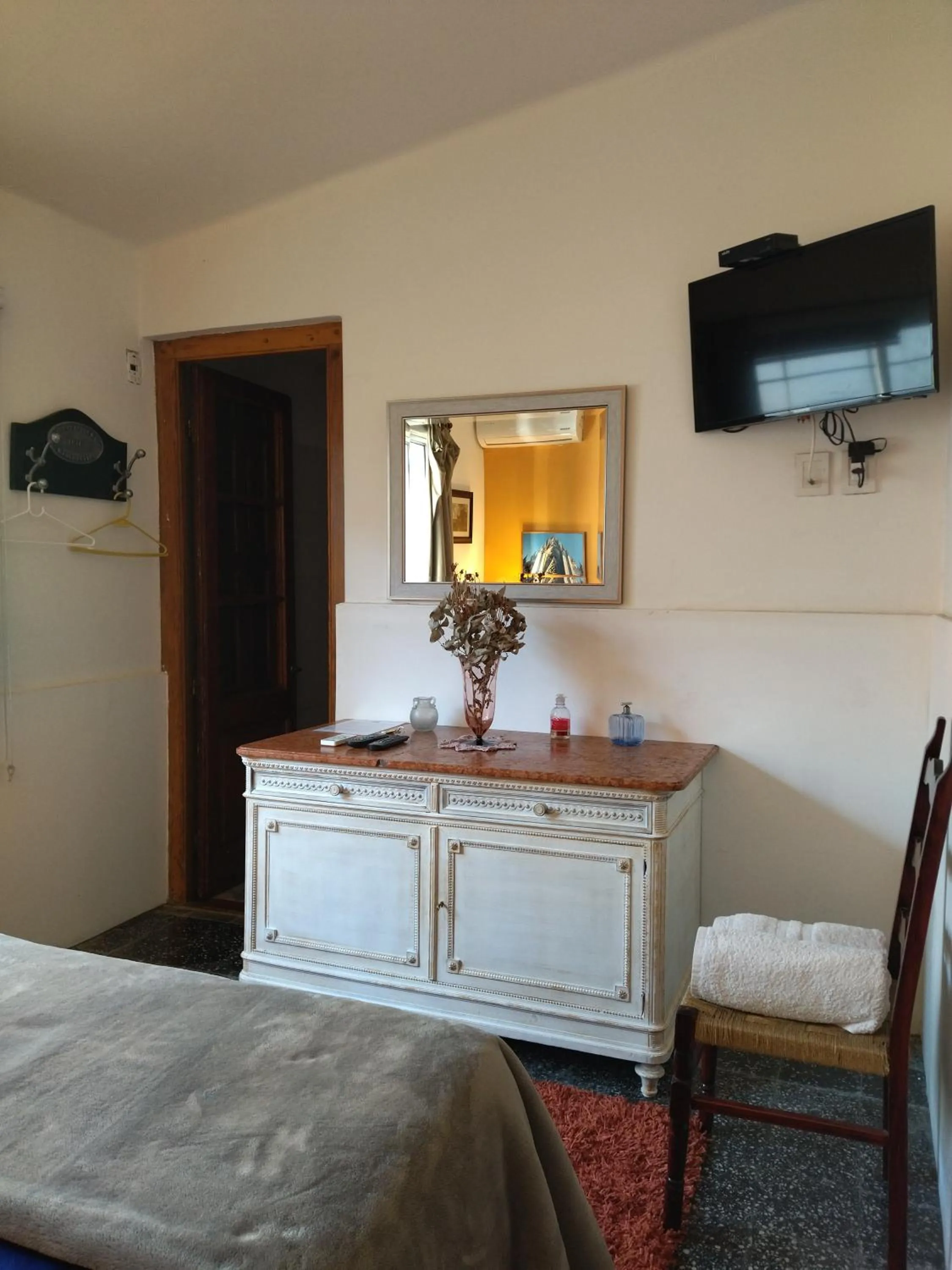 Photo of the whole room in Cane B&B