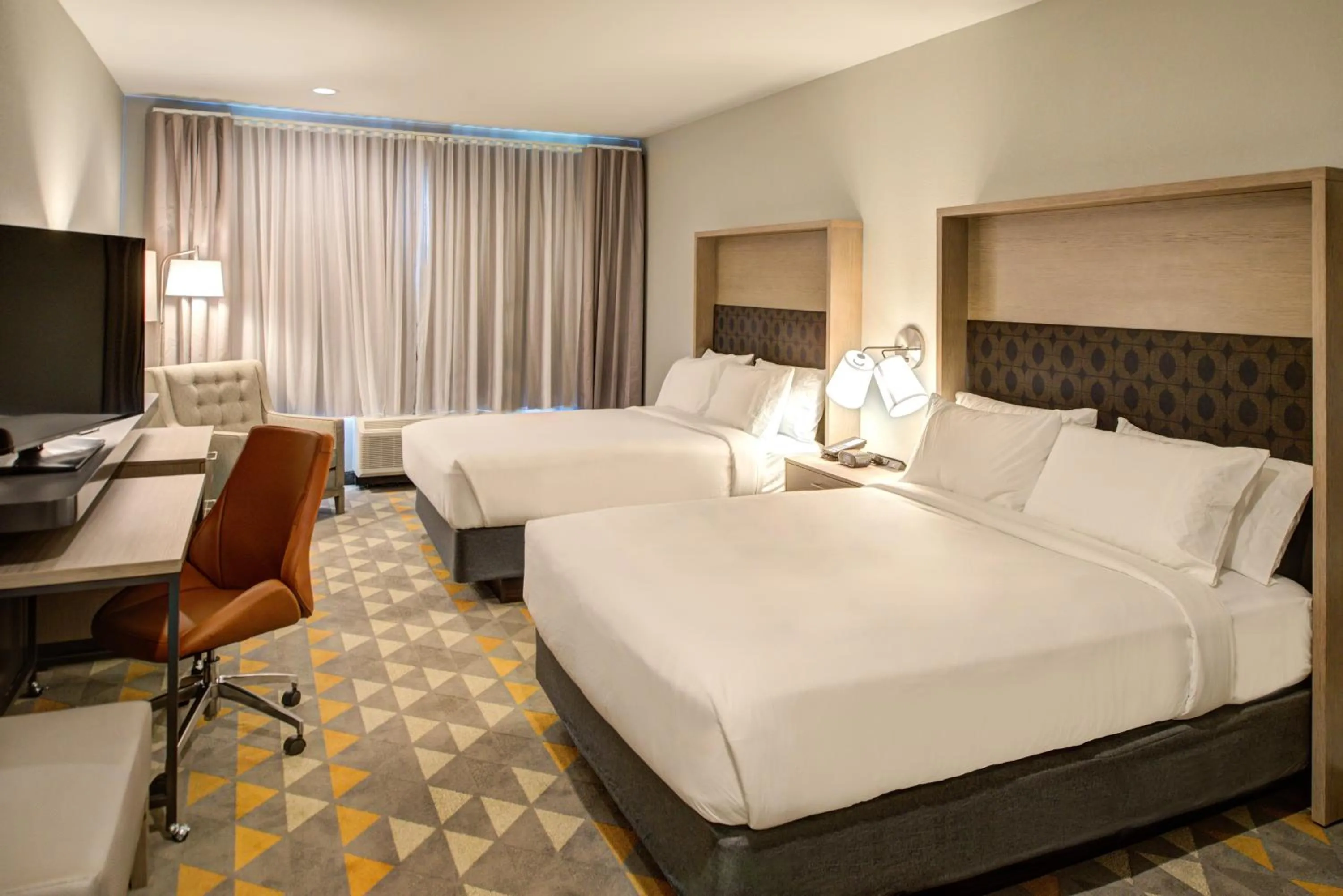 Photo of the whole room, Bed in Holiday Inn Hotel & Suites - Houston West - Katy Mills by IHG