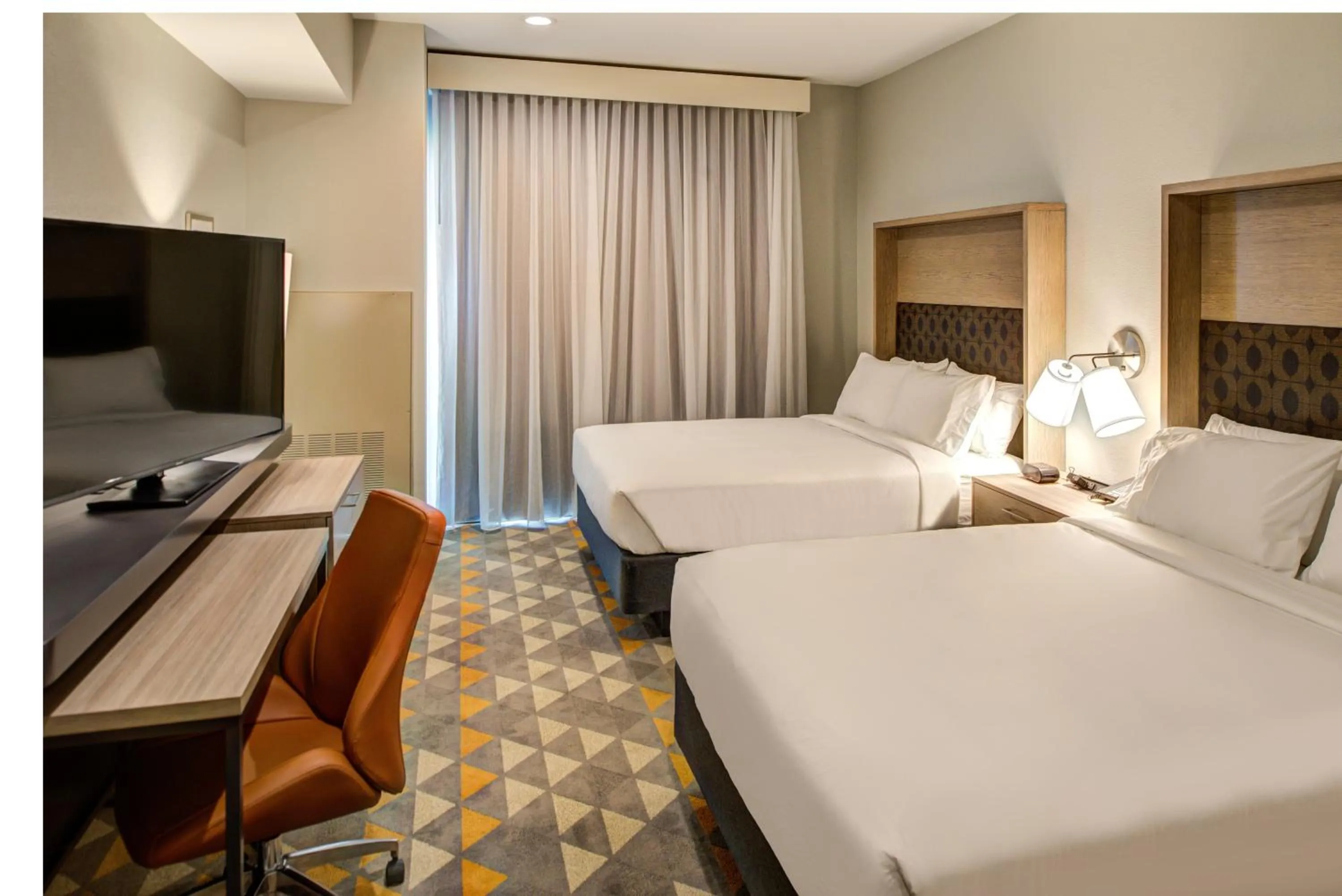Photo of the whole room, Bed in Holiday Inn Hotel & Suites - Houston West - Katy Mills by IHG
