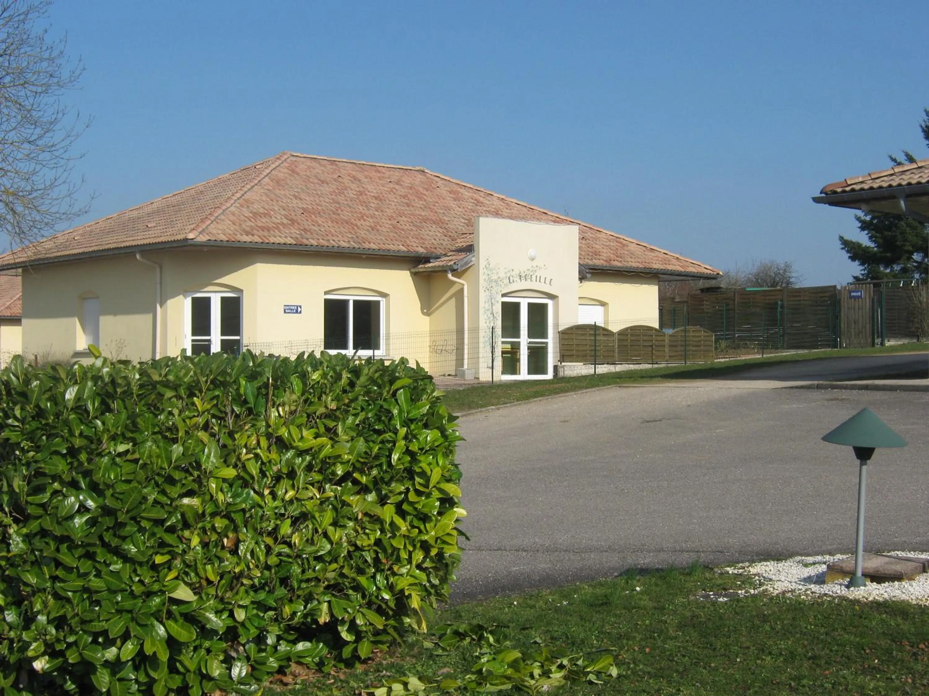 Facade/entrance in Logis Hotel- Restaurant La Haie Des Vignes Séminaires et Evènementiel
