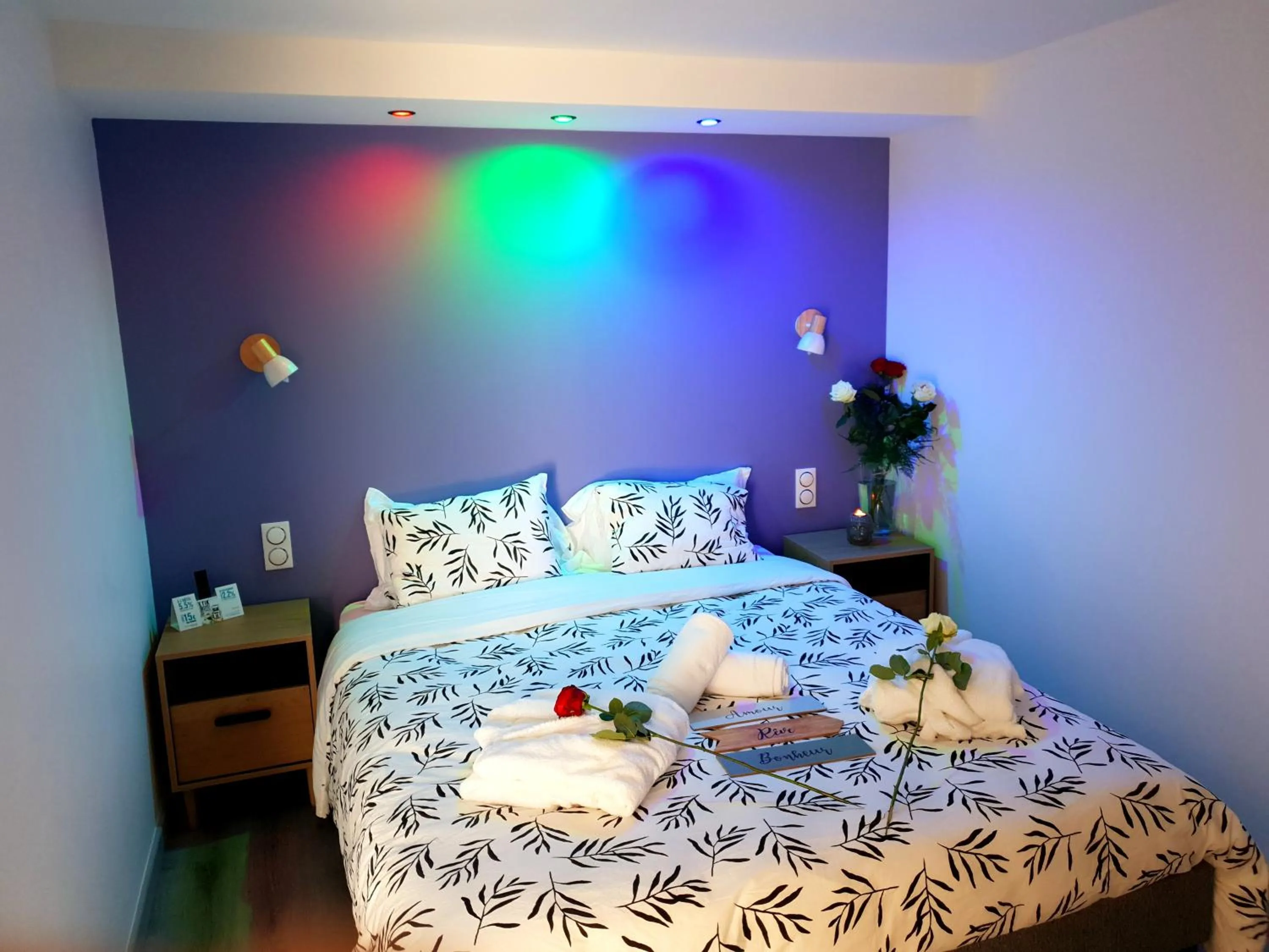 Bed in Logis Hotel- Restaurant La Haie Des Vignes Séminaires et Evènementiel