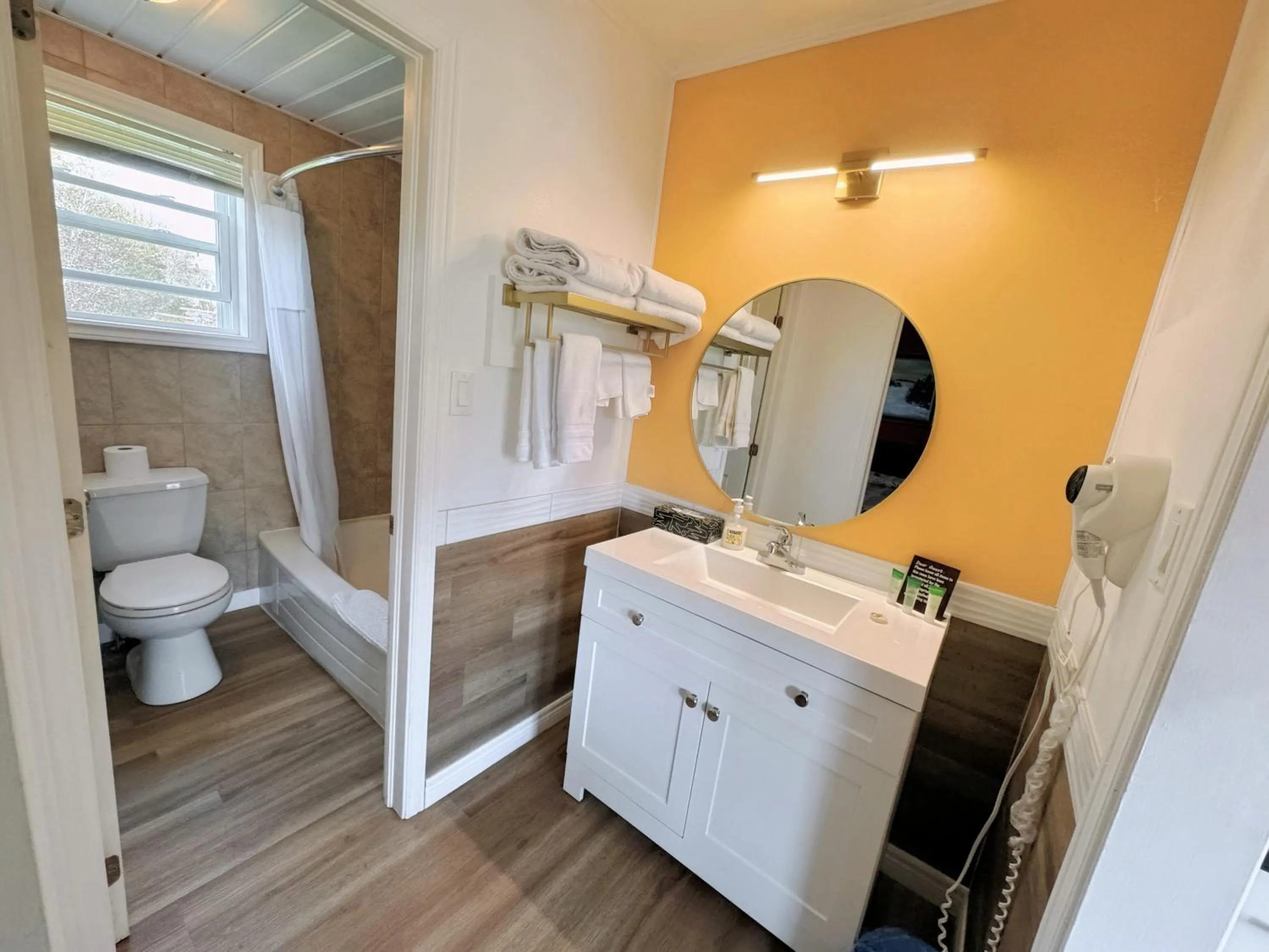 Shower in Fair Isle Motel