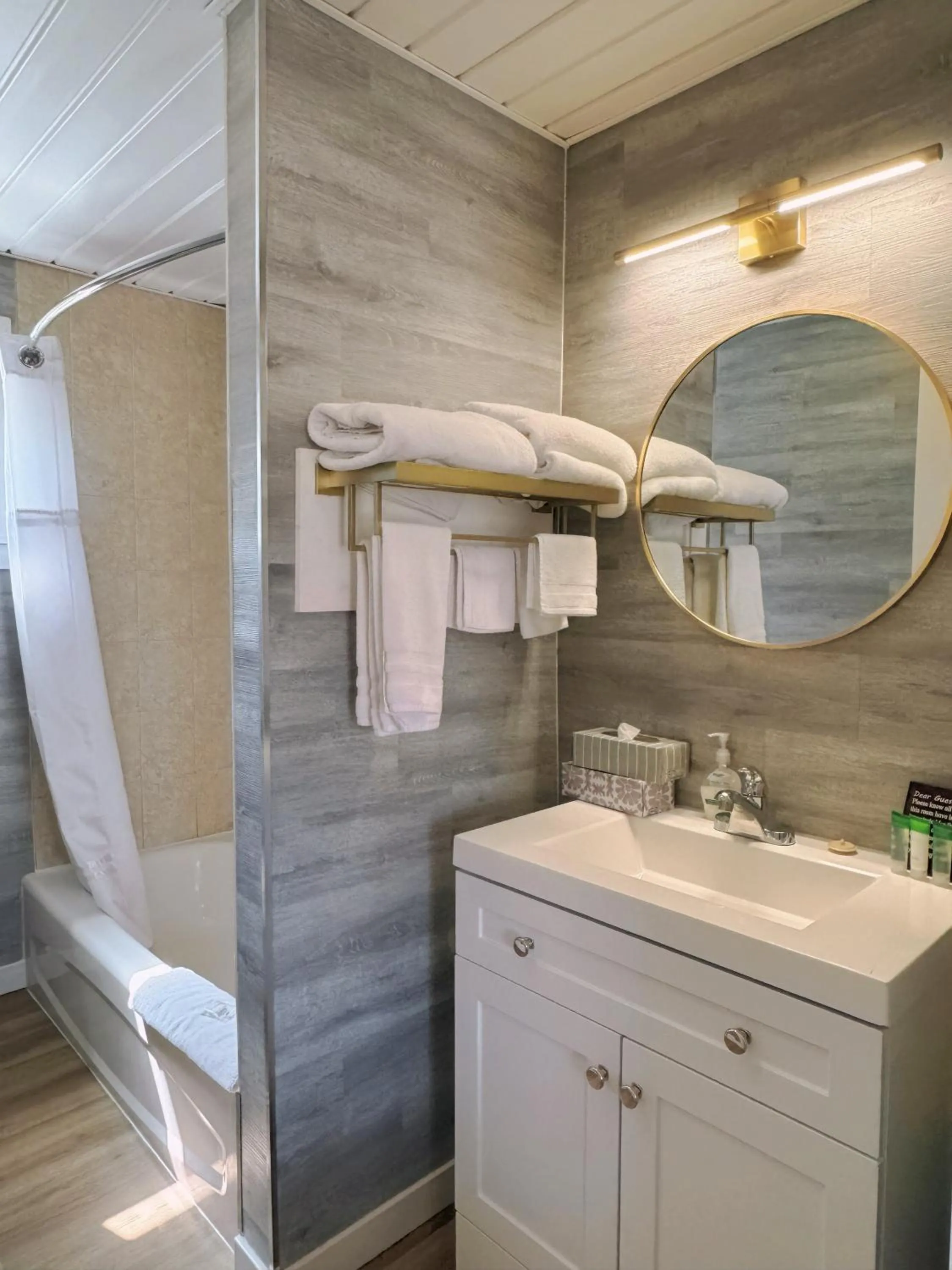 towels in Fair Isle Motel