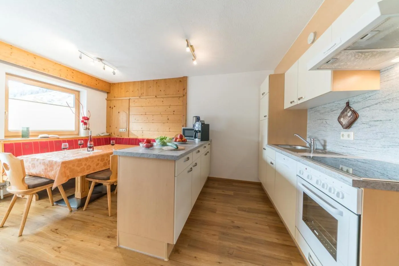 Kitchen or kitchenette in Appartement Rosengarten