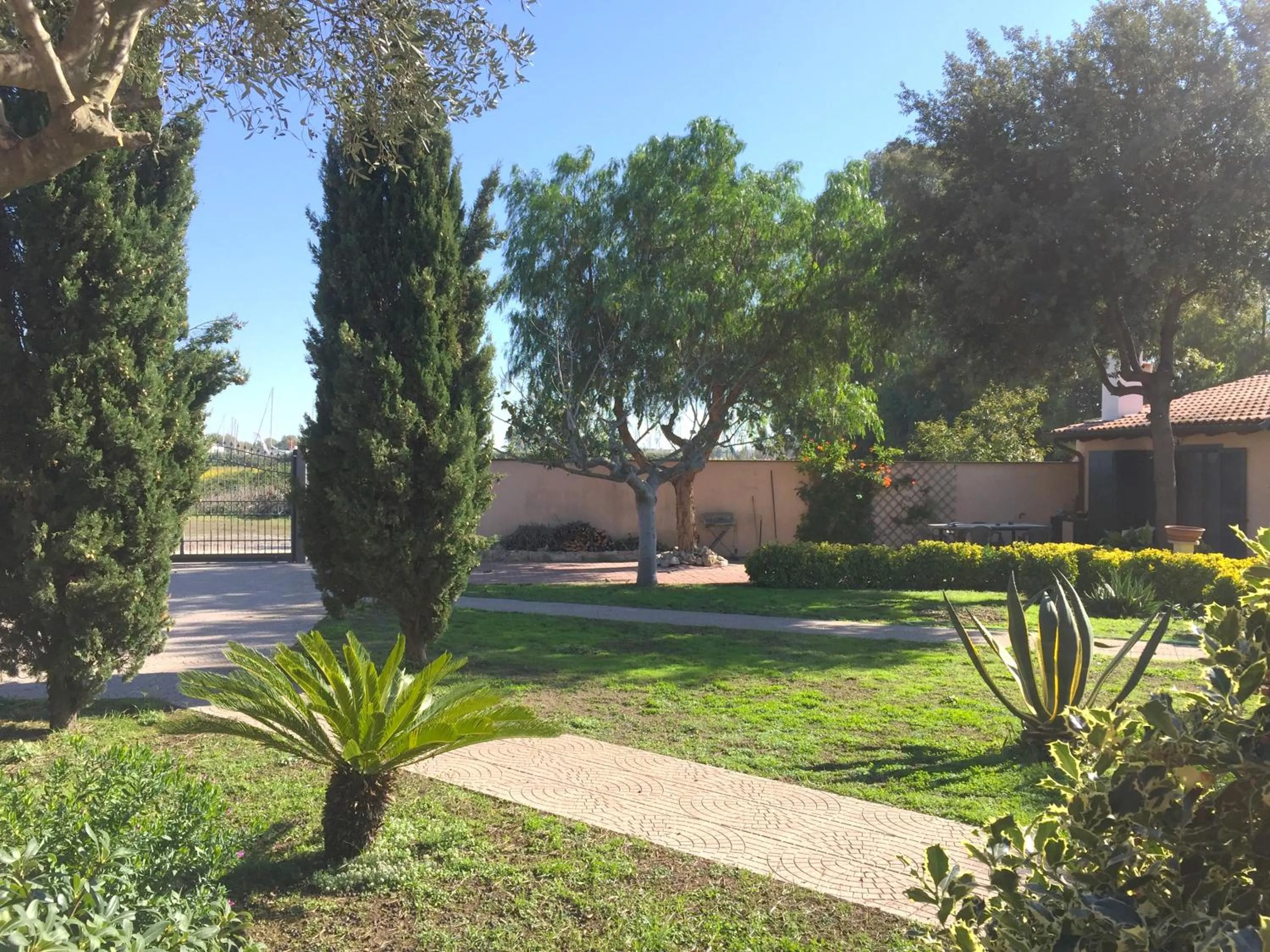 Domus Leonardo-Private Free Parking