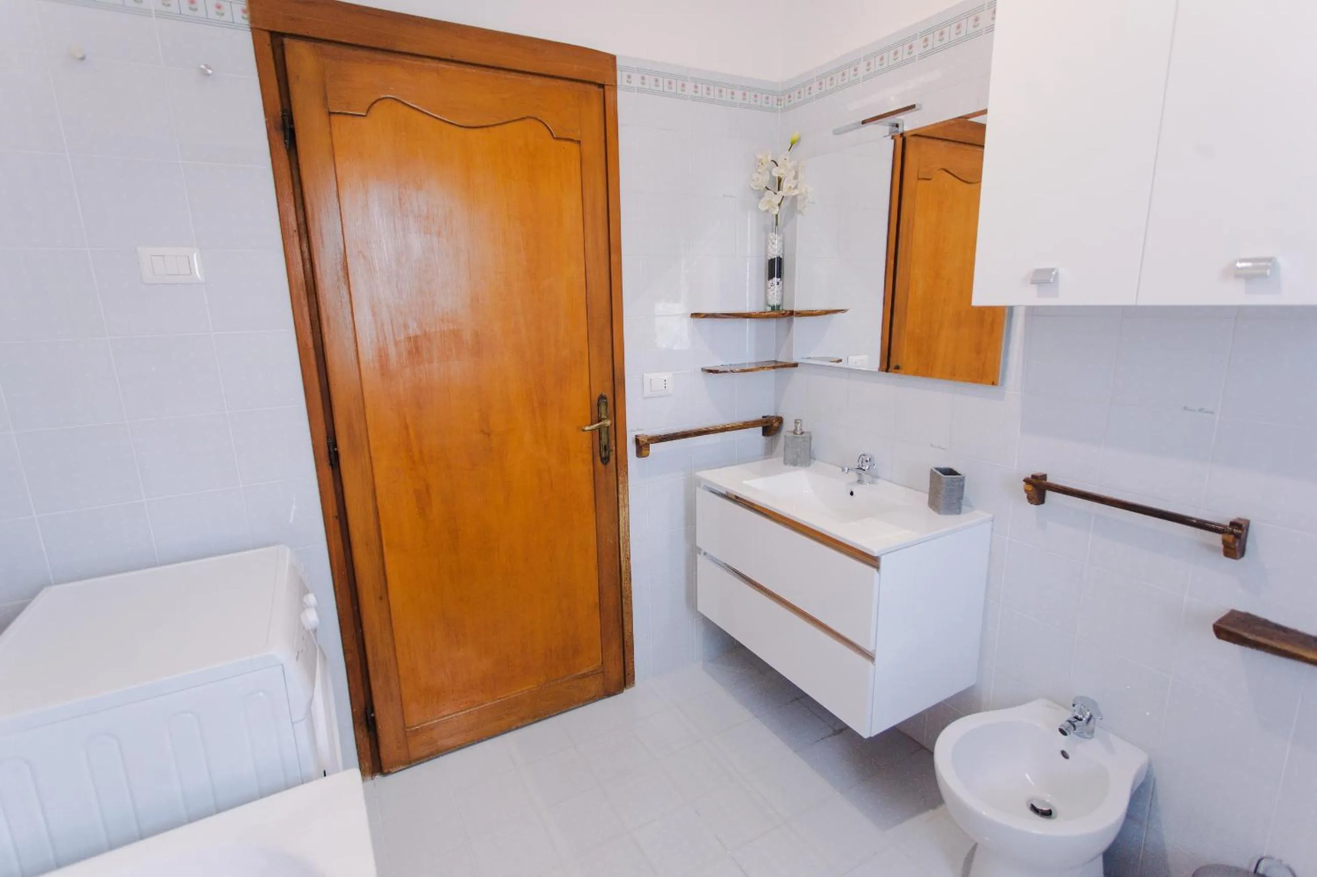 Bathroom, Bed in Domus Leonardo-Private Free Parking