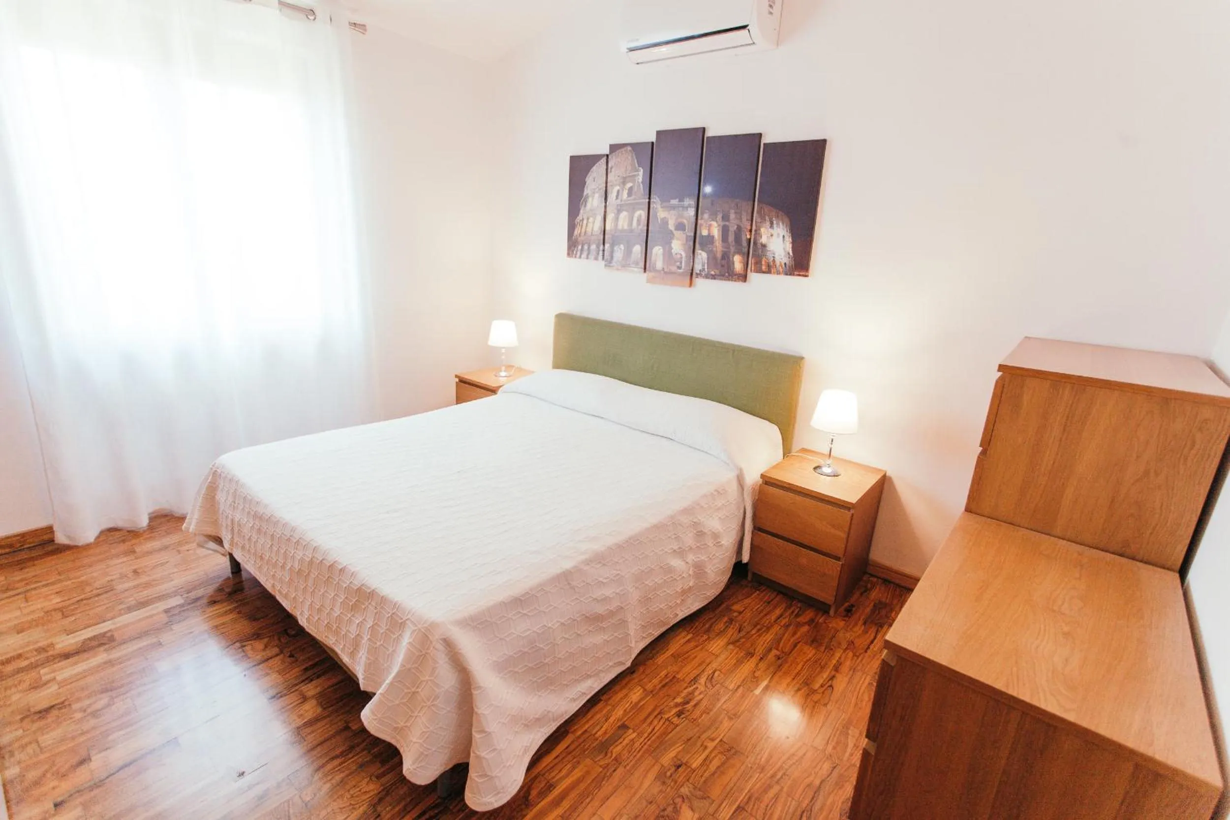 Bedroom, Bed in Domus Leonardo-Private Free Parking