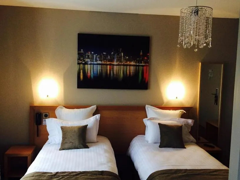 Bed in Hôtel Le Vouglans - Restaurant La Valouse