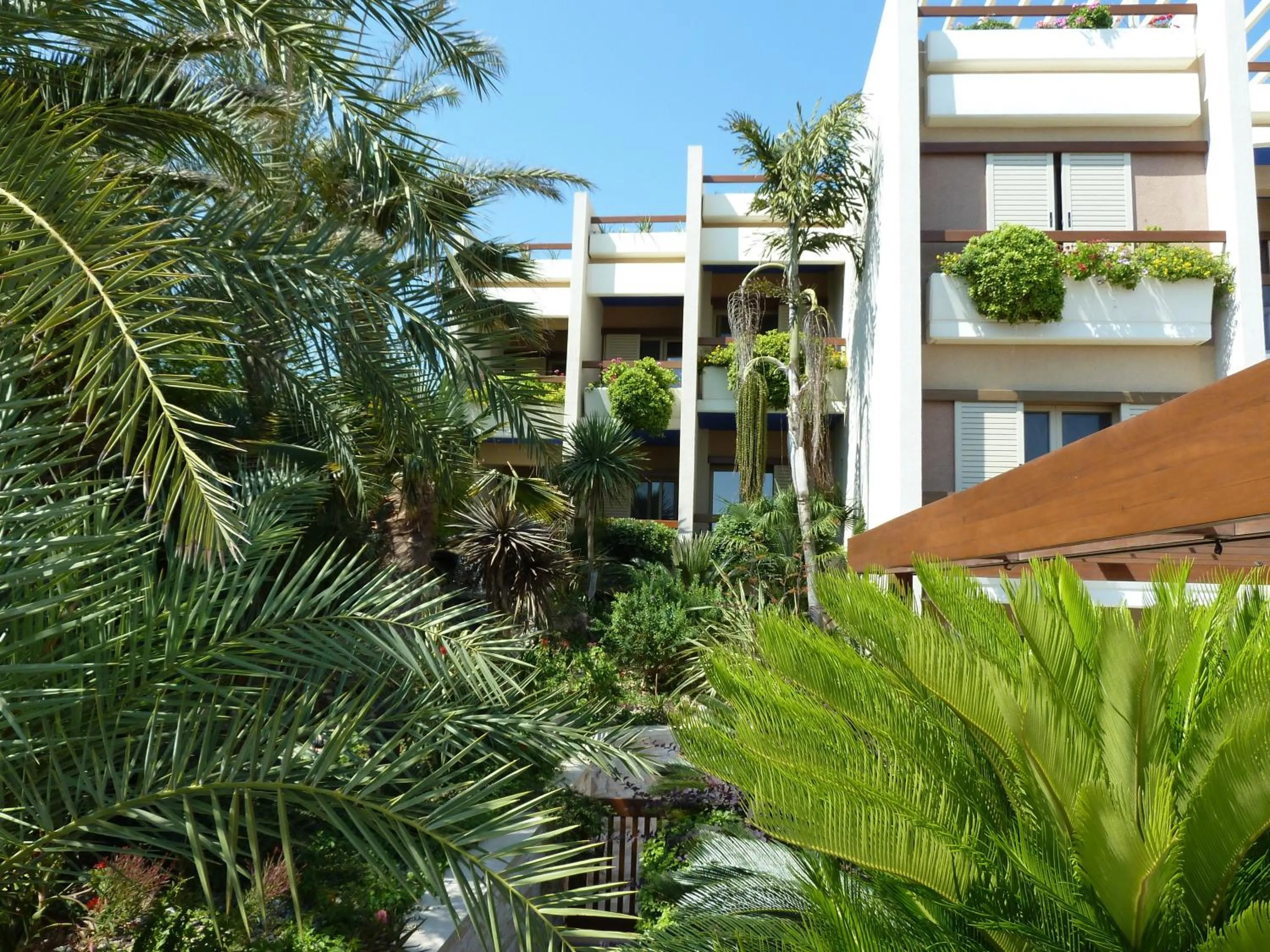 Facade/entrance in Sitia Bay