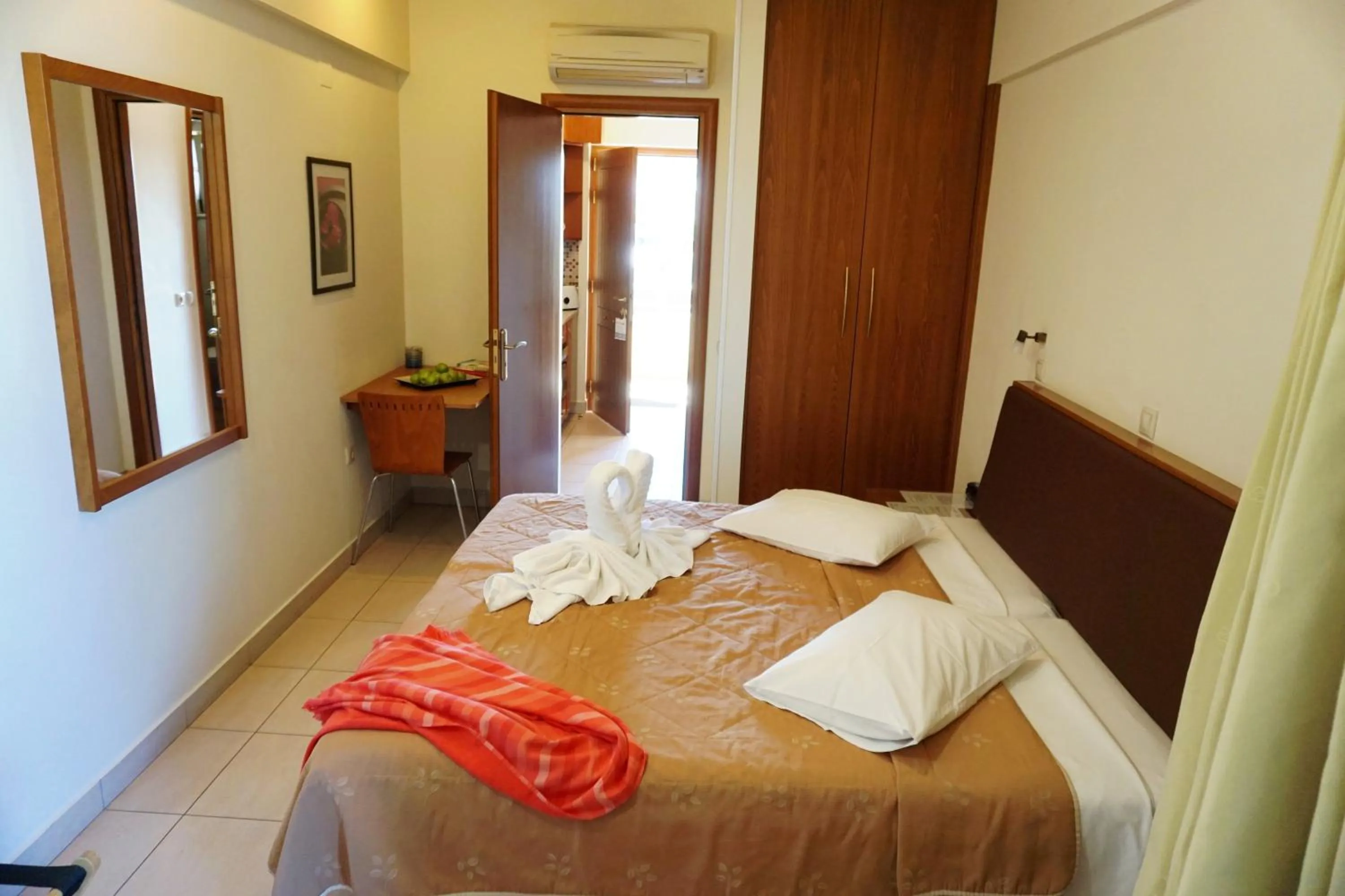 Bedroom, Bed in Sitia Bay