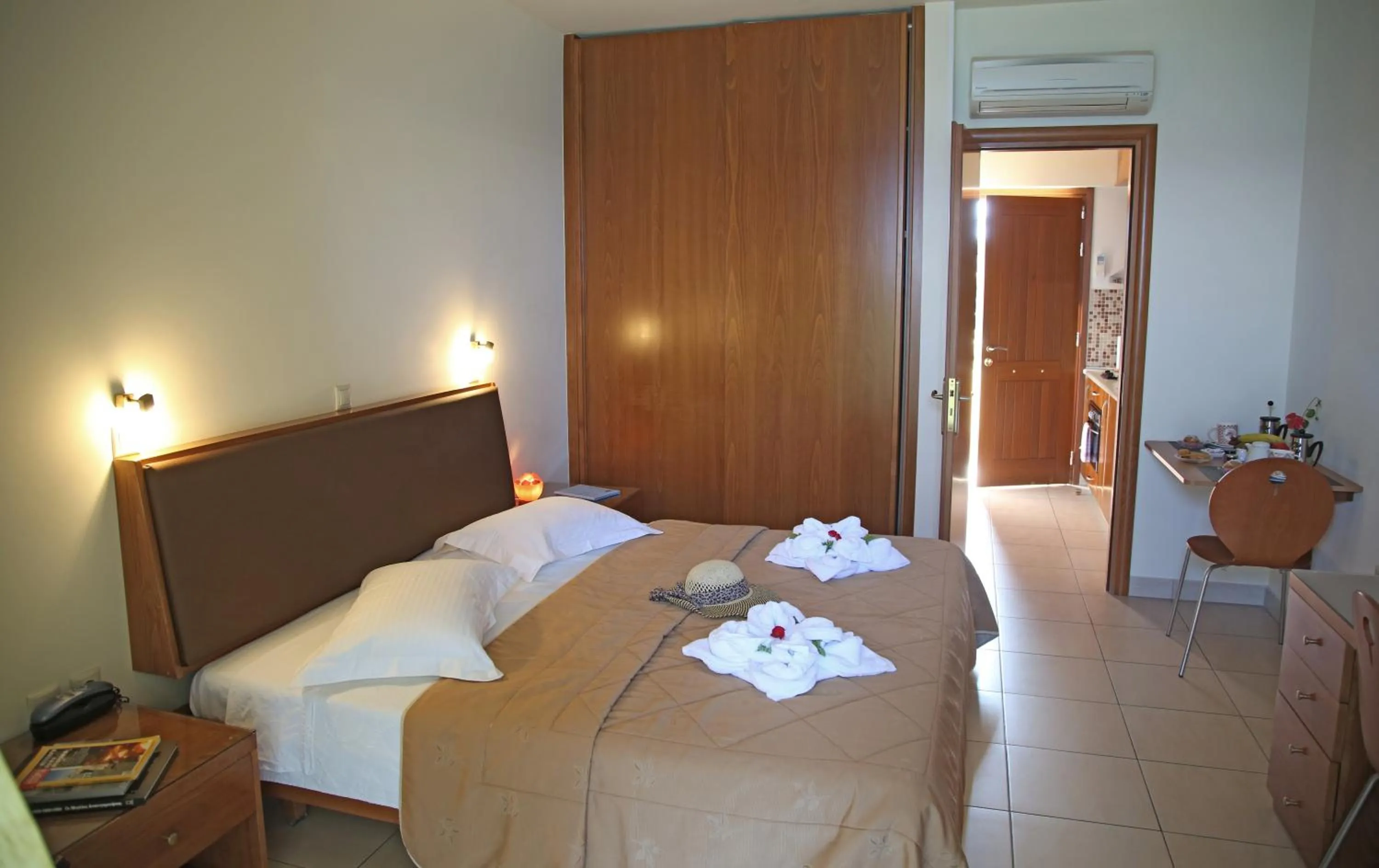 Bedroom, Bed in Sitia Bay