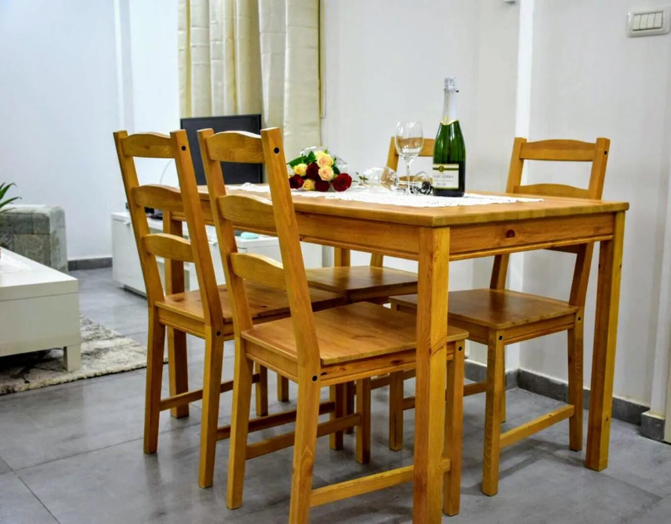 Dining area in Mol Hahr