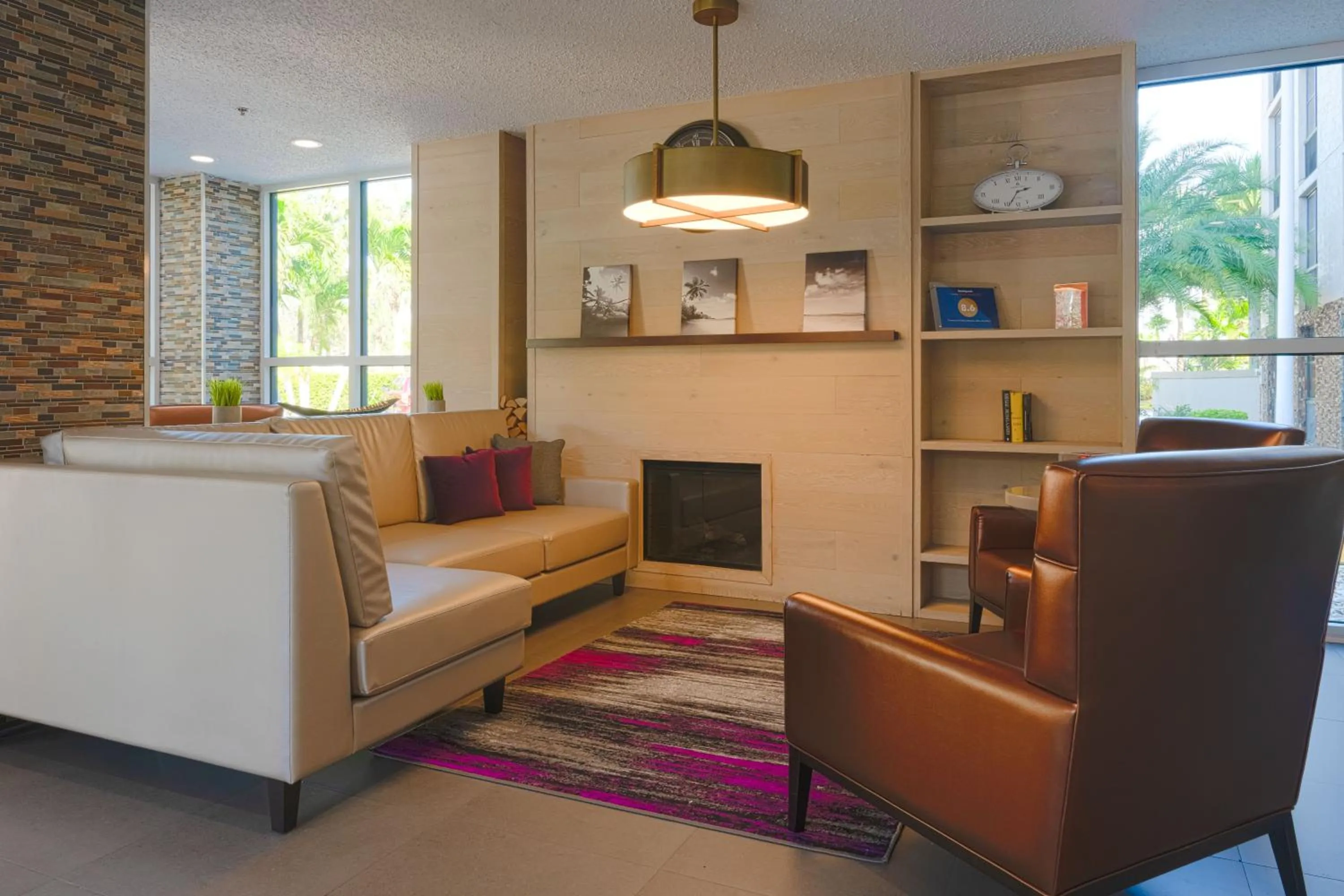 Lobby or reception in The Palms Inn & Suites Miami, Kendall, FL