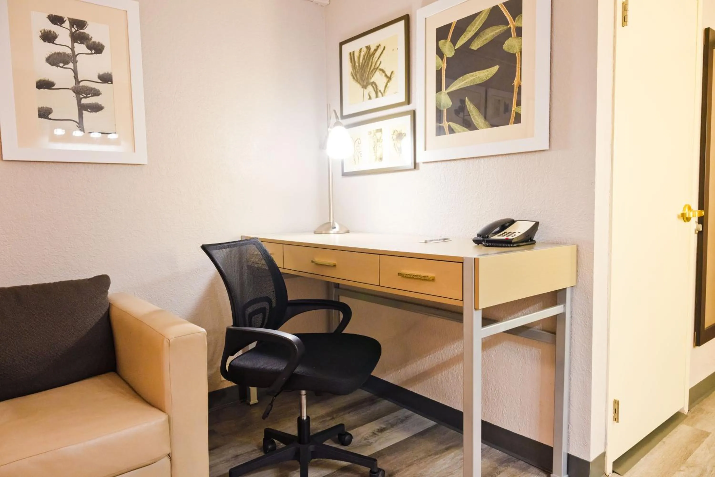 hair dresser in The Palms Inn & Suites Miami, Kendall, FL