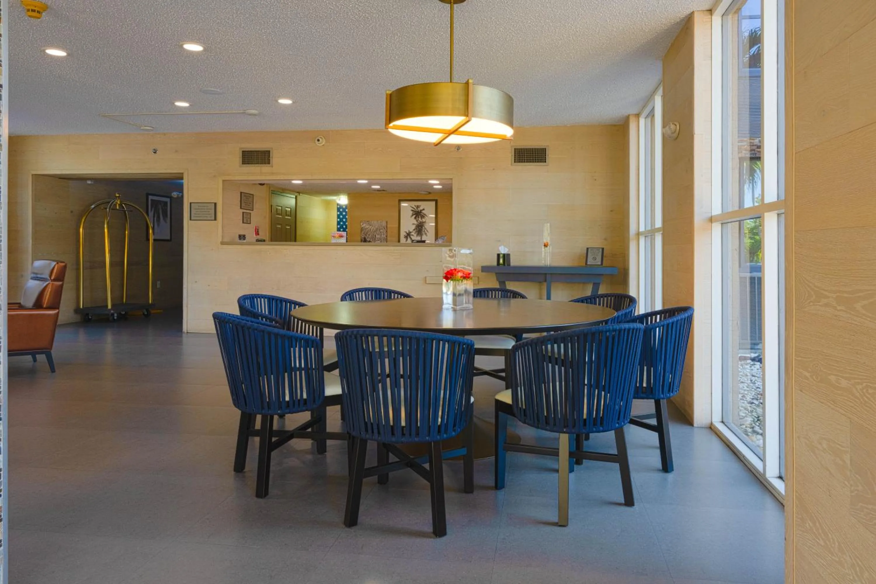 Lobby or reception in The Palms Inn & Suites Miami, Kendall, FL