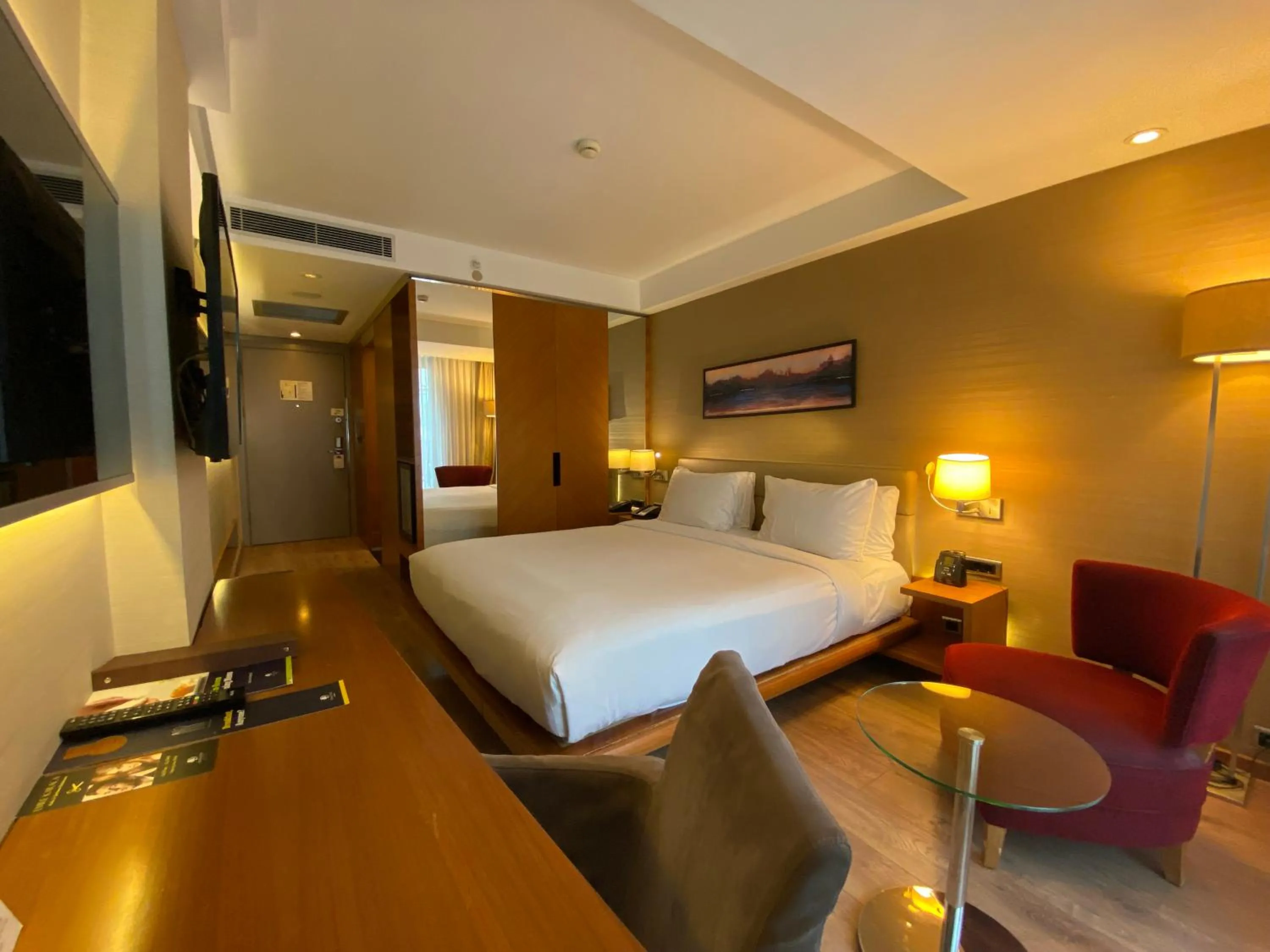 Photo of the whole room, Bed in DoubleTree By Hilton Istanbul - Old Town