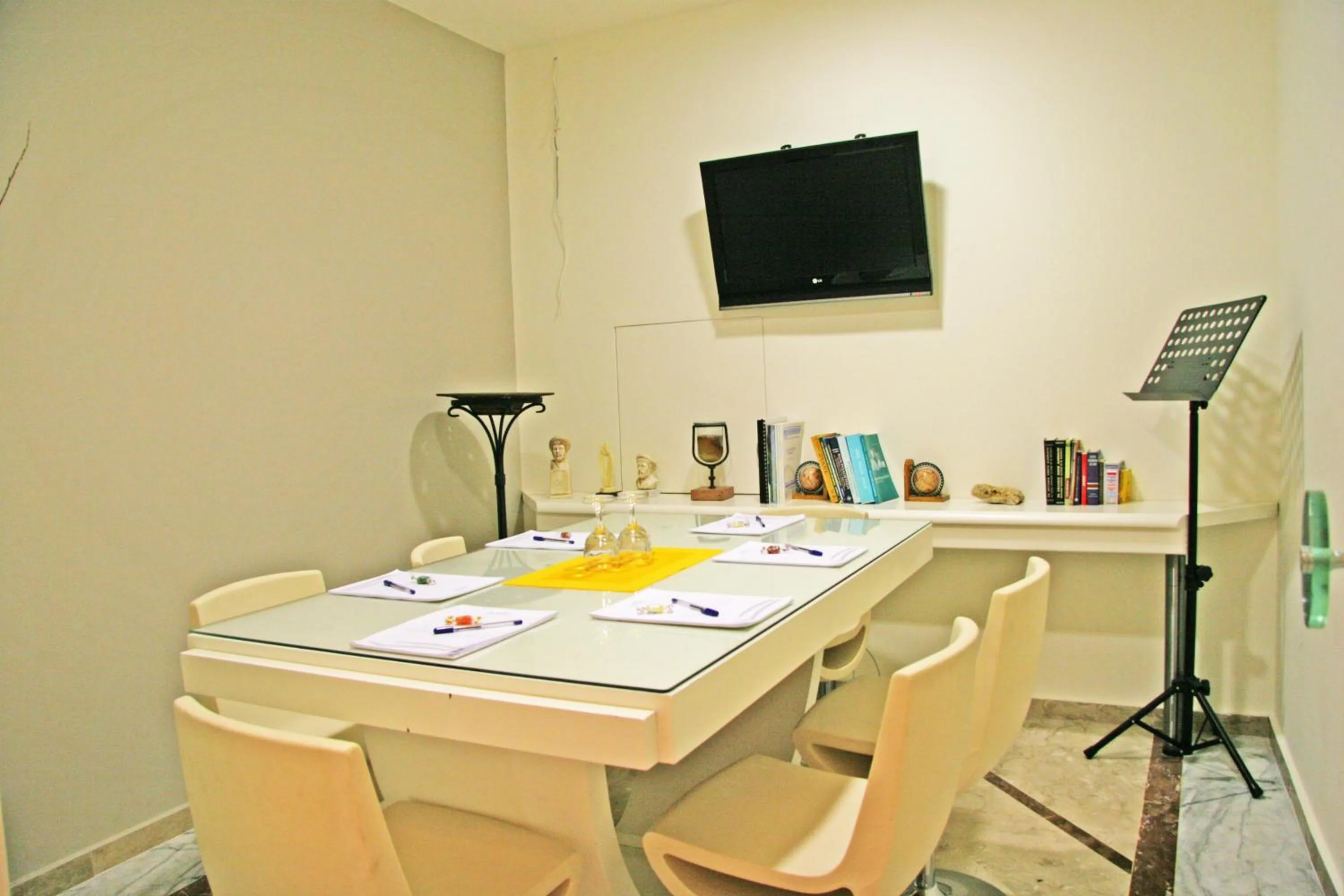 TV and multimedia in Samos Bay Hotel by Gagou Beach