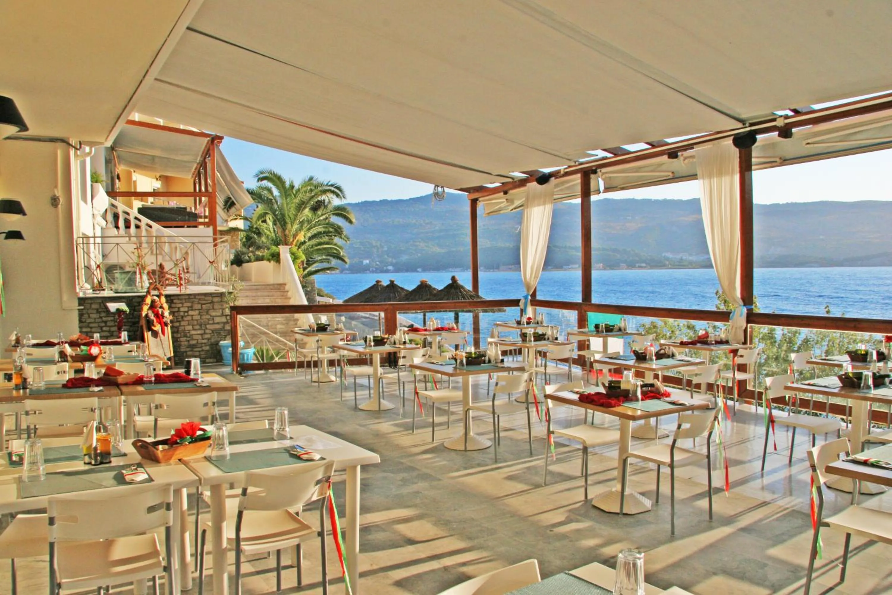 Restaurant/places to eat in Samos Bay Hotel by Gagou Beach