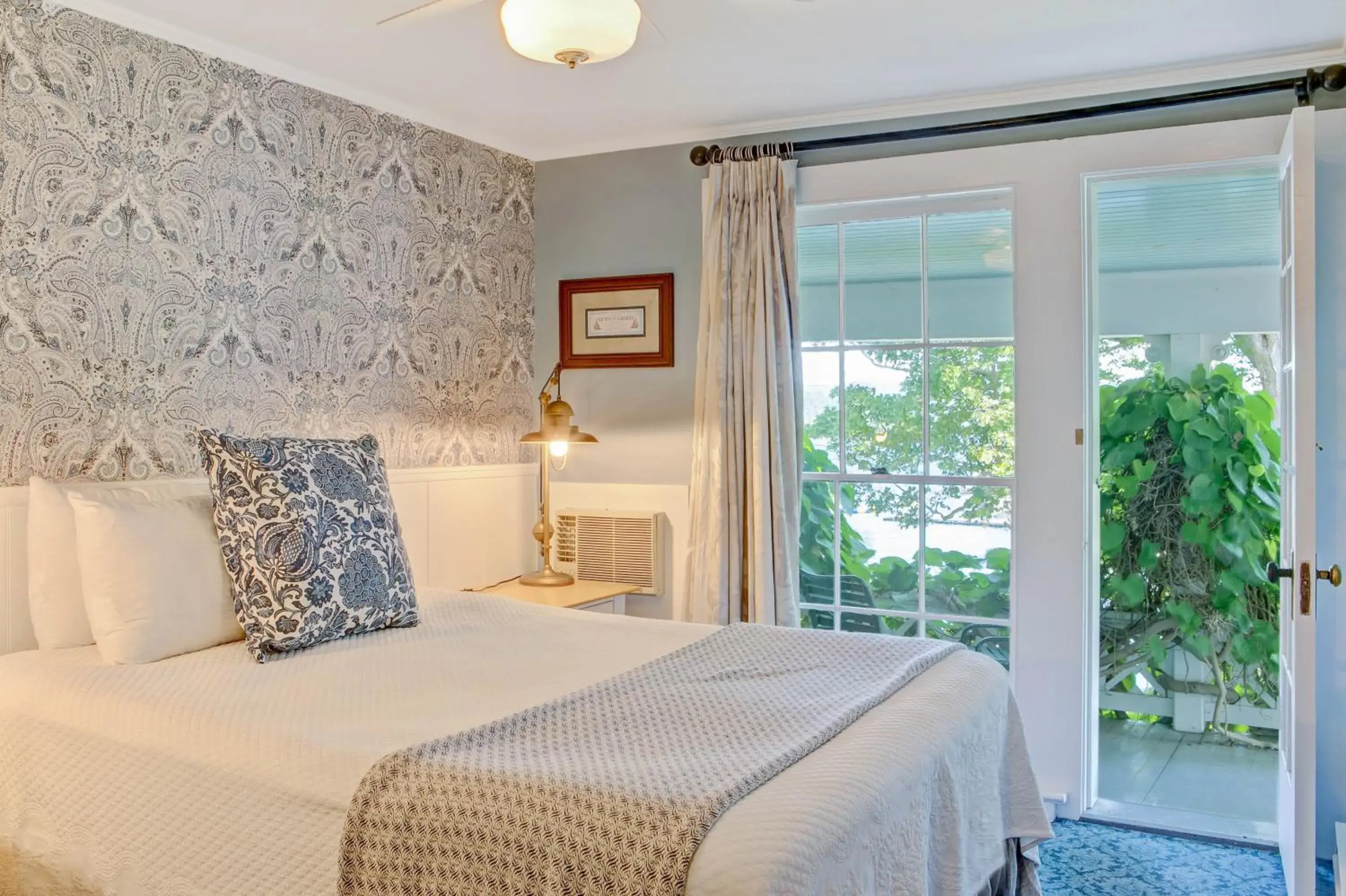 Standard Queen Room - single occupancy in Basin Harbor Standard Queen Room - single occupancy in Basin Harbor
