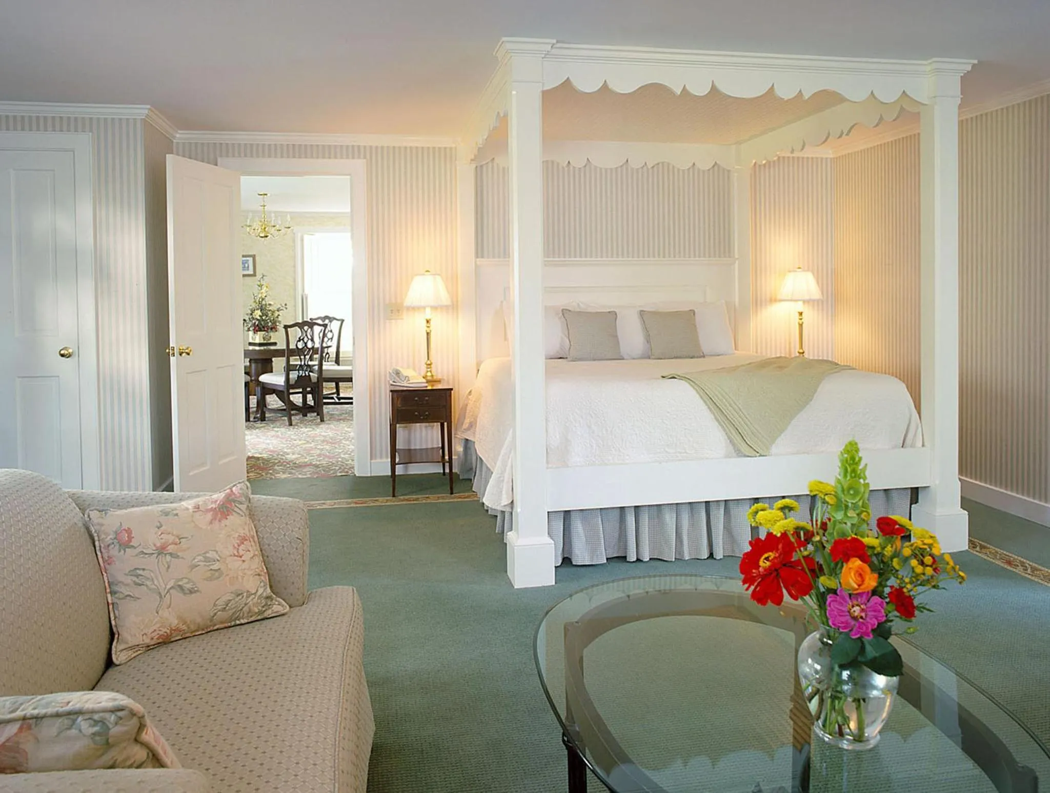 Photo of the whole room, Bed in Basin Harbor