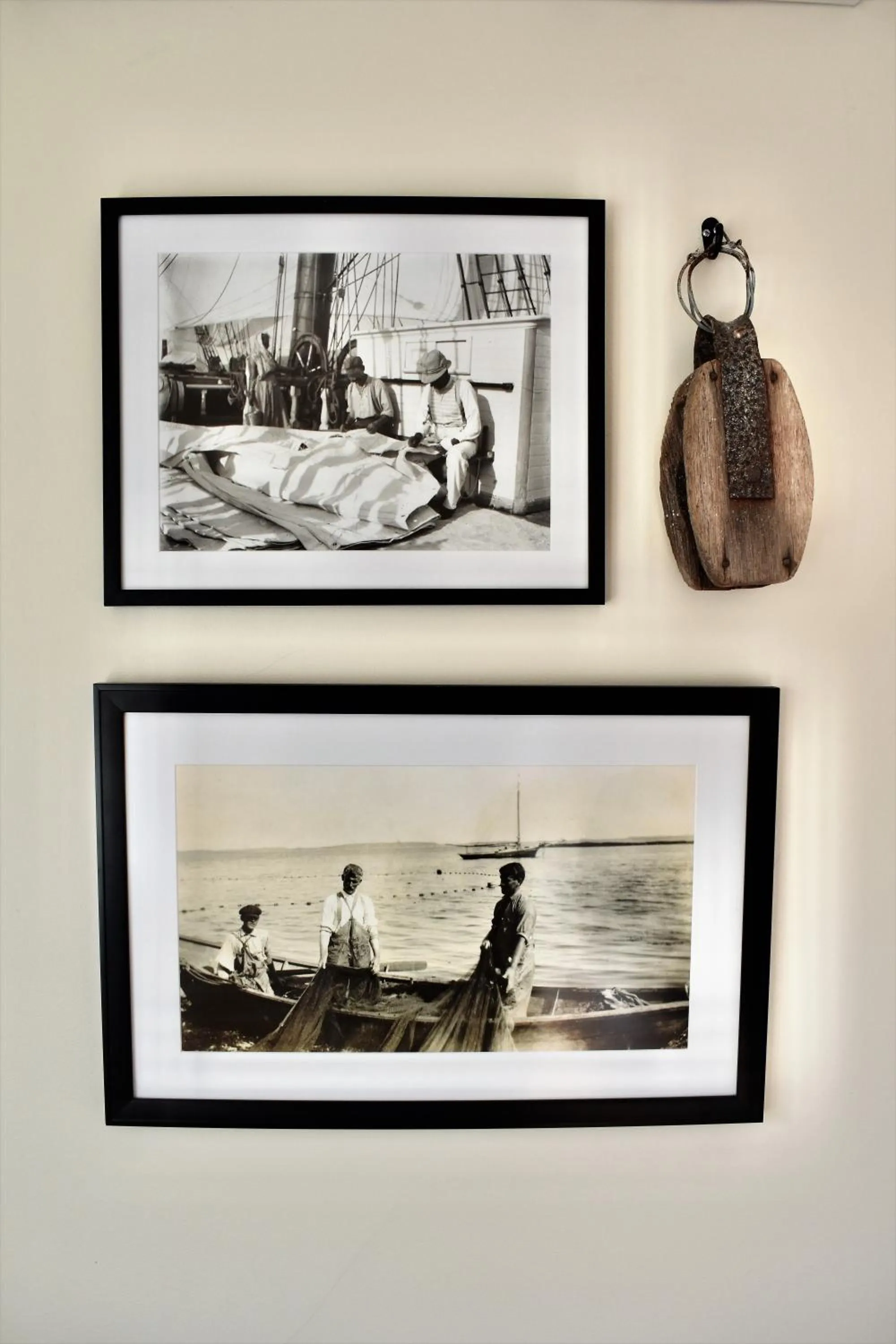 Decorative detail in East Wind Inn & Suites