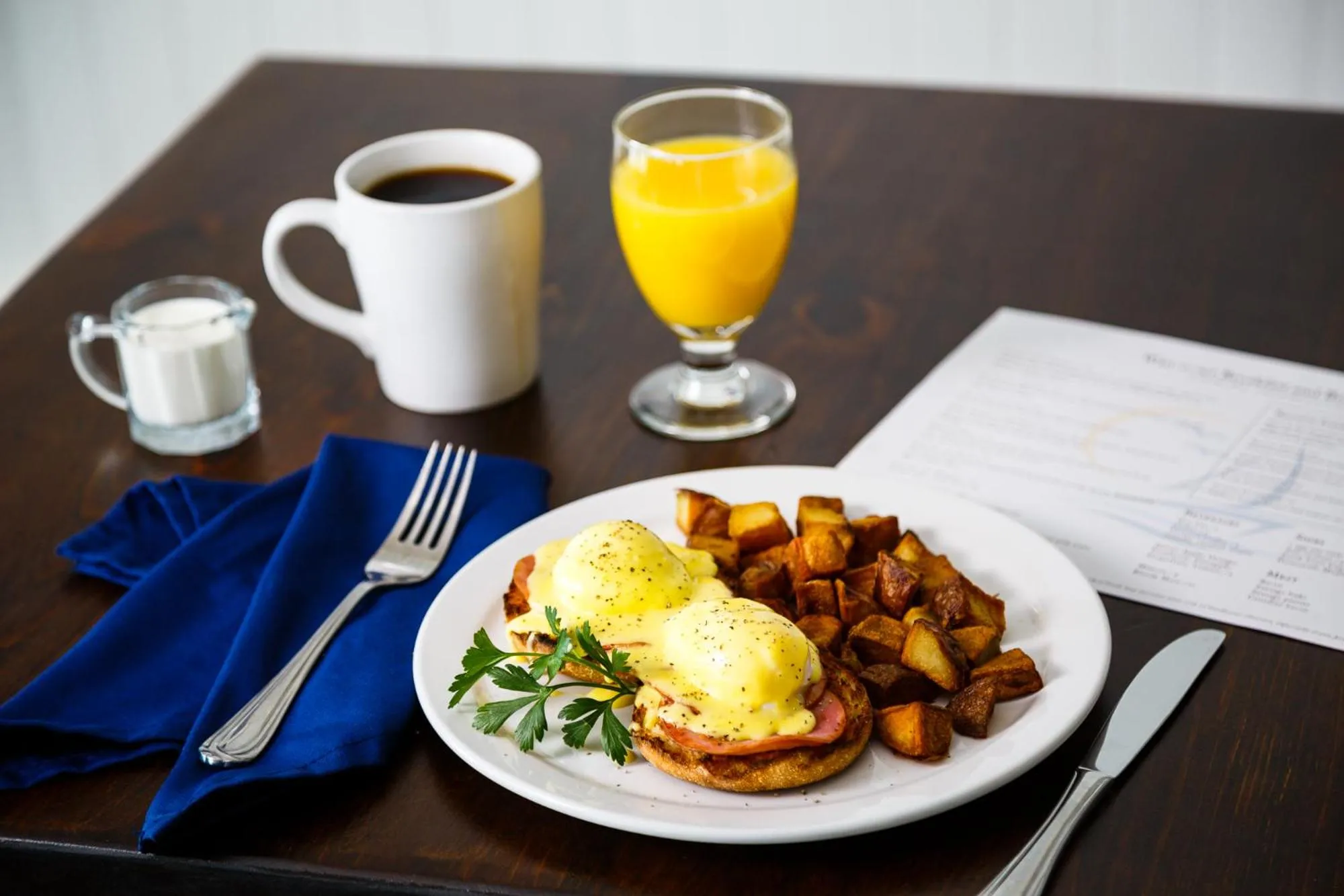 Restaurant/places to eat in East Wind Inn & Suites