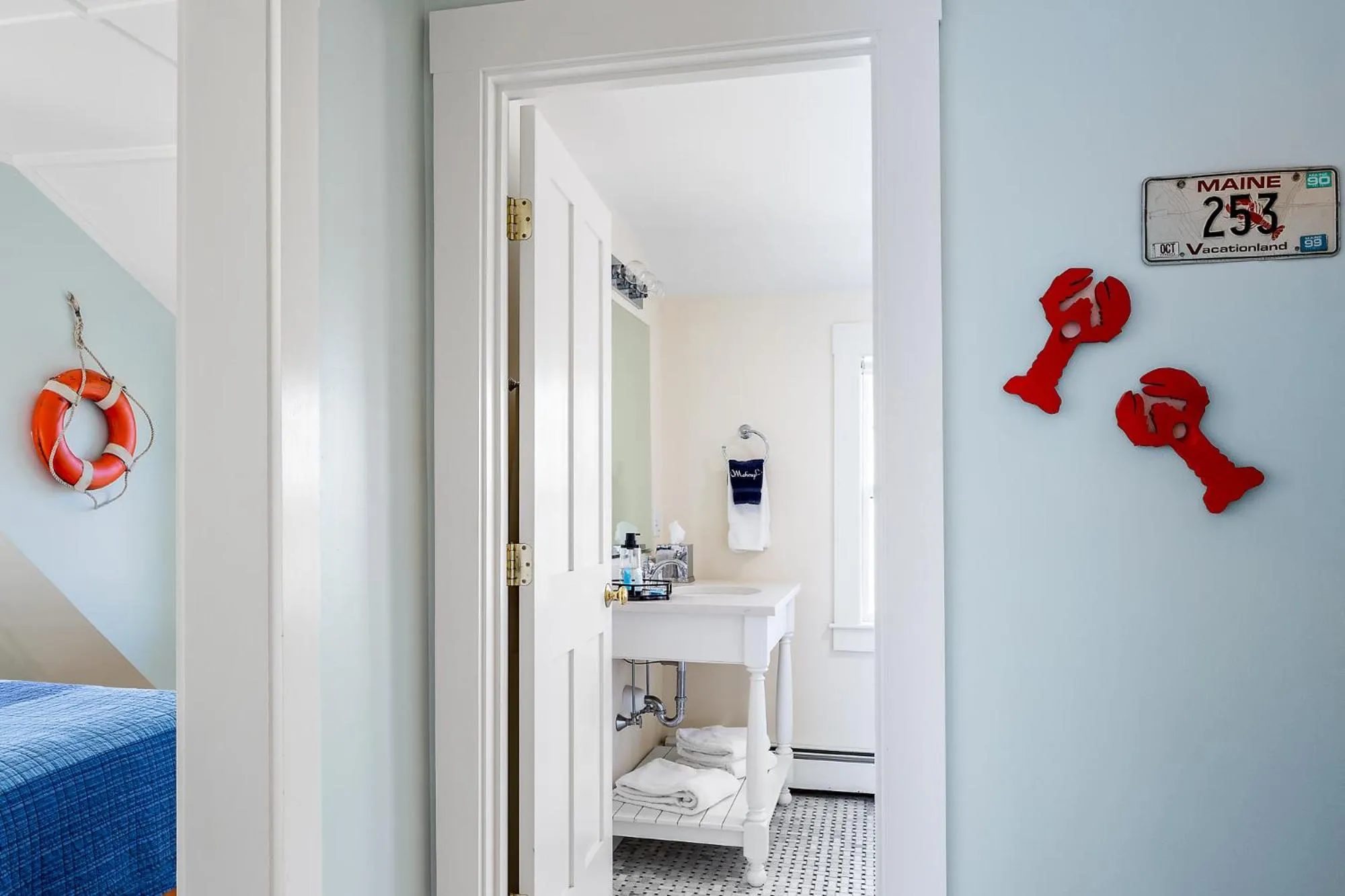 Decorative detail in East Wind Inn & Suites