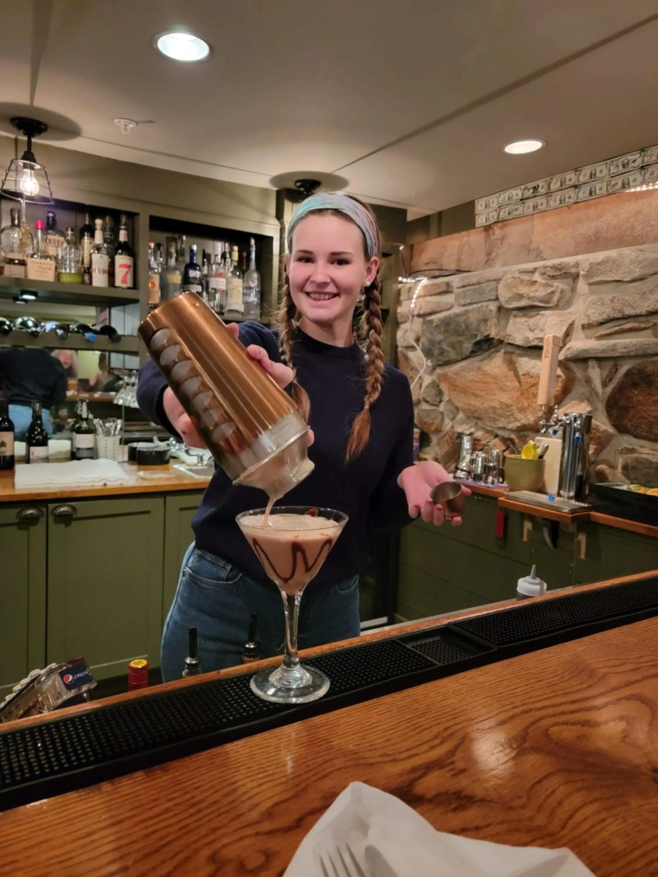 Restaurant/places to eat in East Wind Inn & Suites